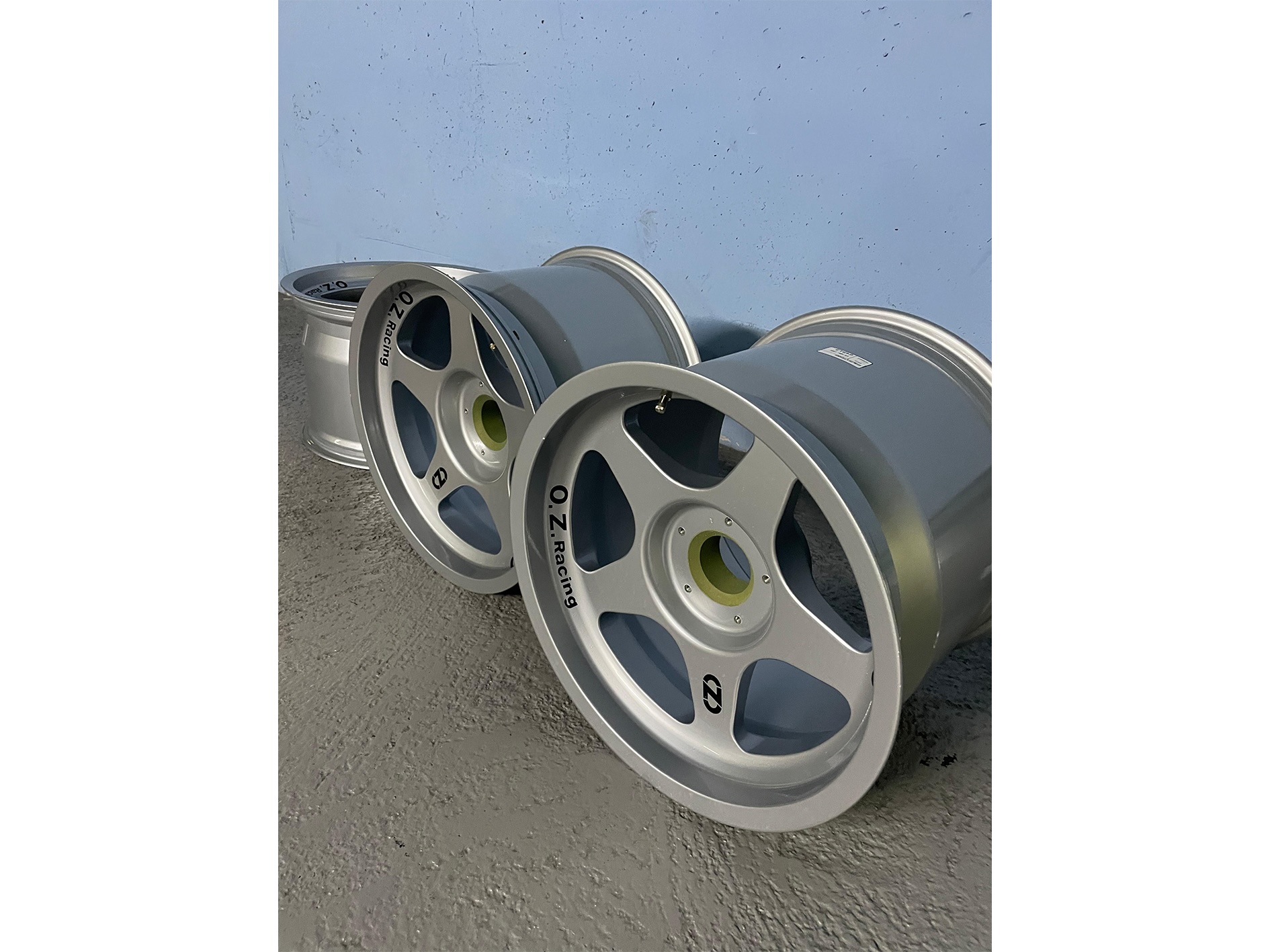 Set of Ferrari F40 OZ Racing Wheels for sale by auction in France, France