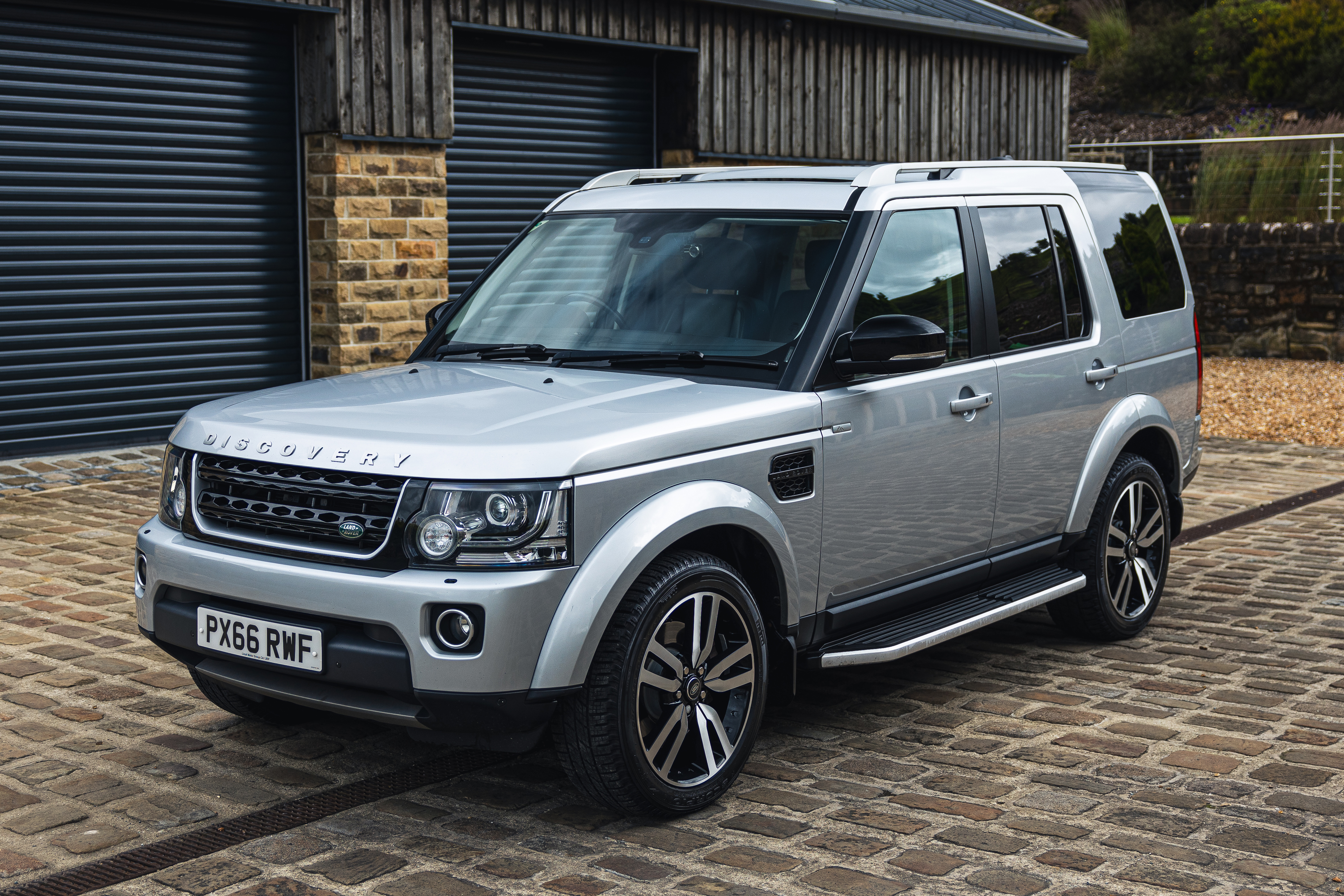 2016 Land Rover Discovery 4 Landmark Edition