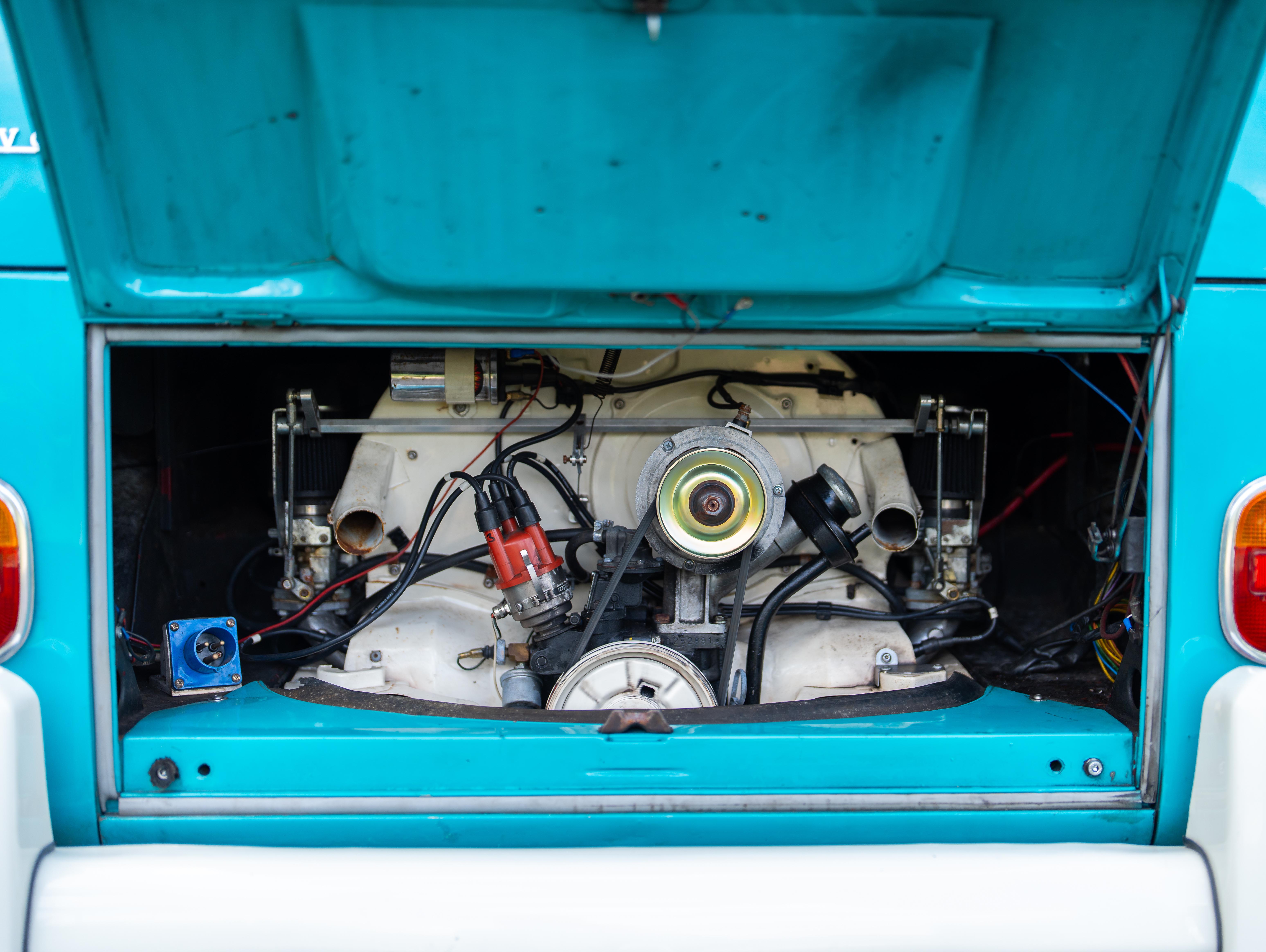 VW VW サファリウィンドーロック T-2 1955～1967 SAFARI FRONT WINDSHIELD KIT; BUS; 1955-1967; STAINLESS STEEL
