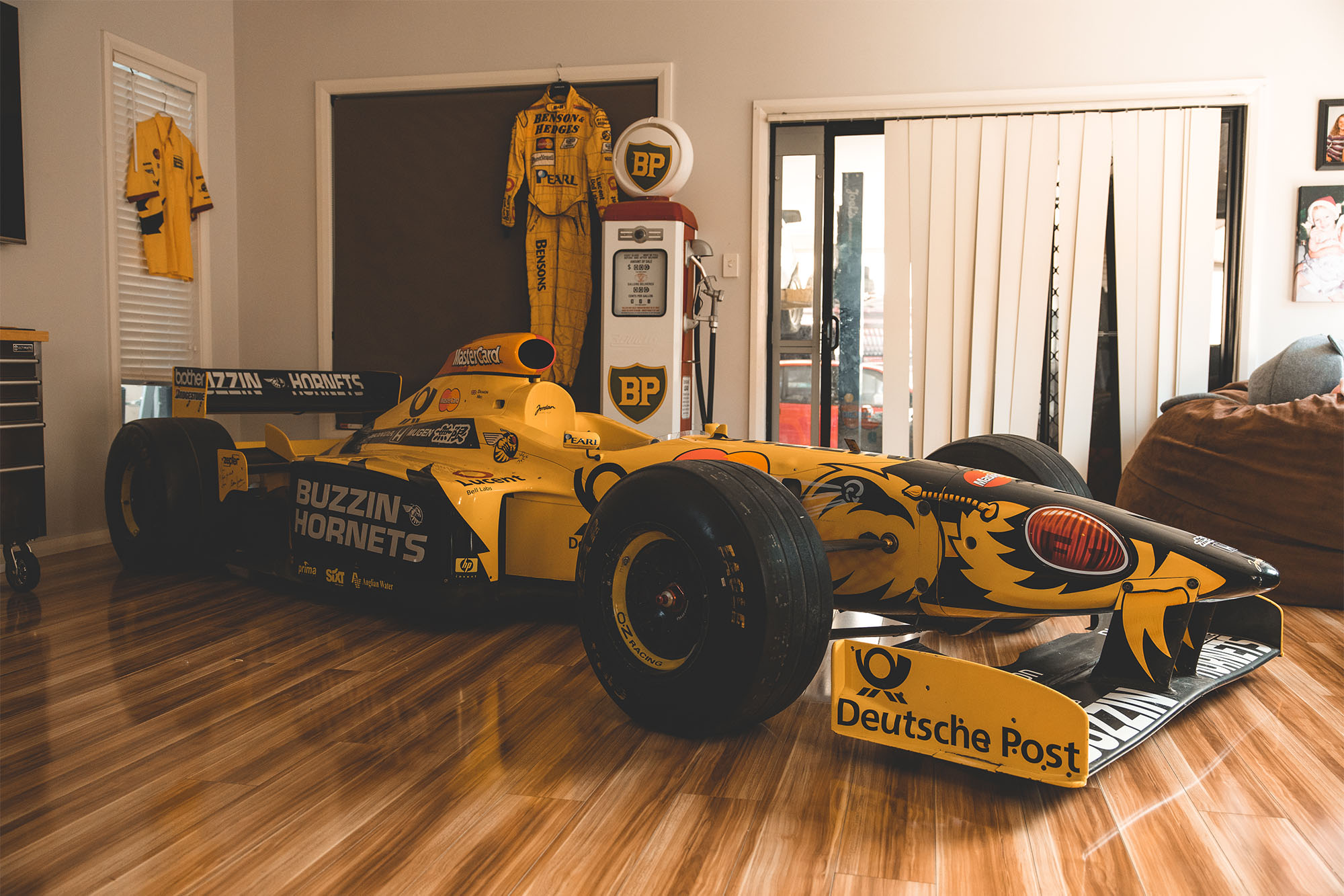 1998 Jordan 198 Formula 1 Car - Rolling Chassis