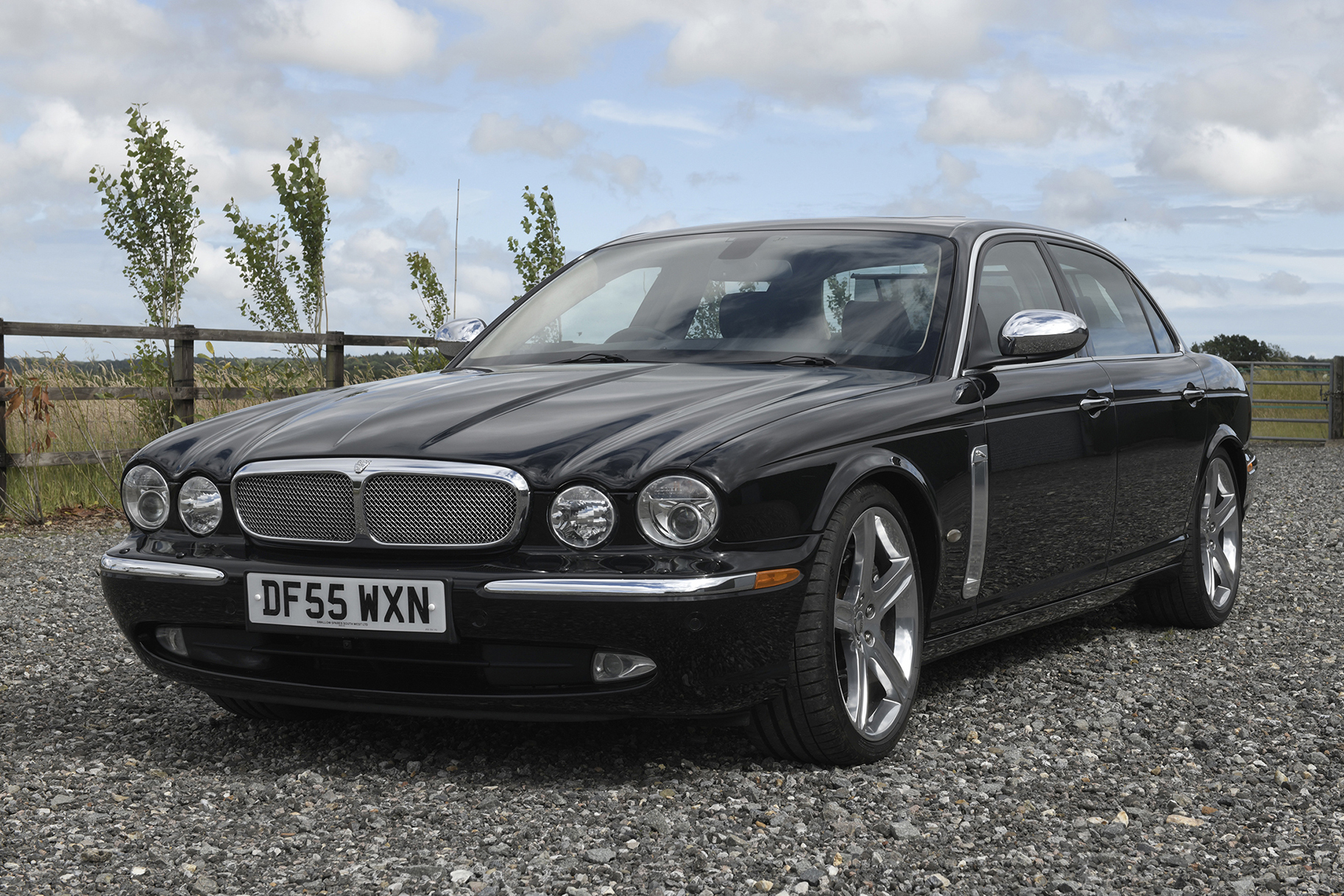 2005 Jaguar XJ (X350) Super V8 Portfolio