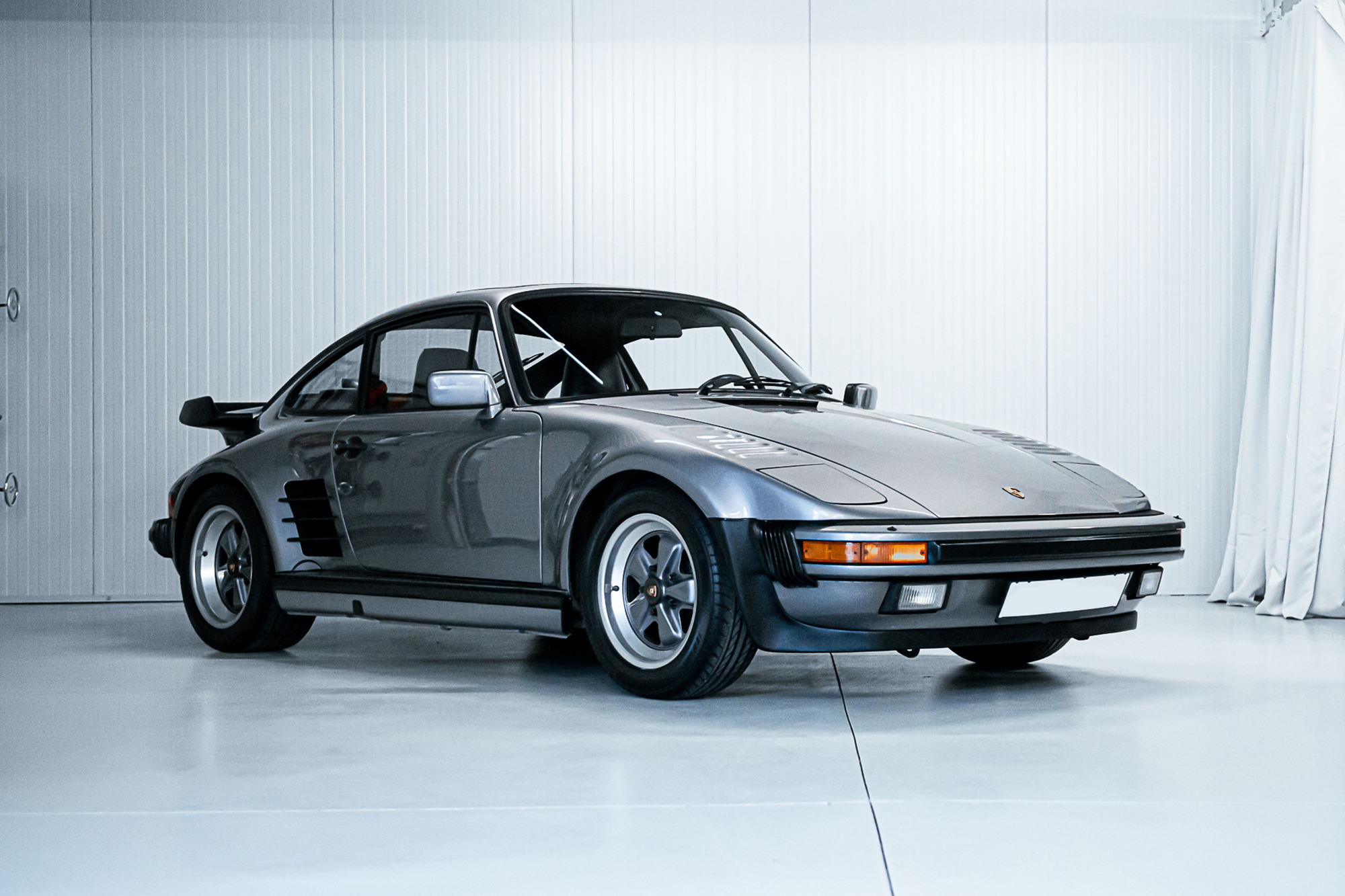 1987 Porsche 911 (930) Turbo ‘Flachbau’ - Ex Press Car