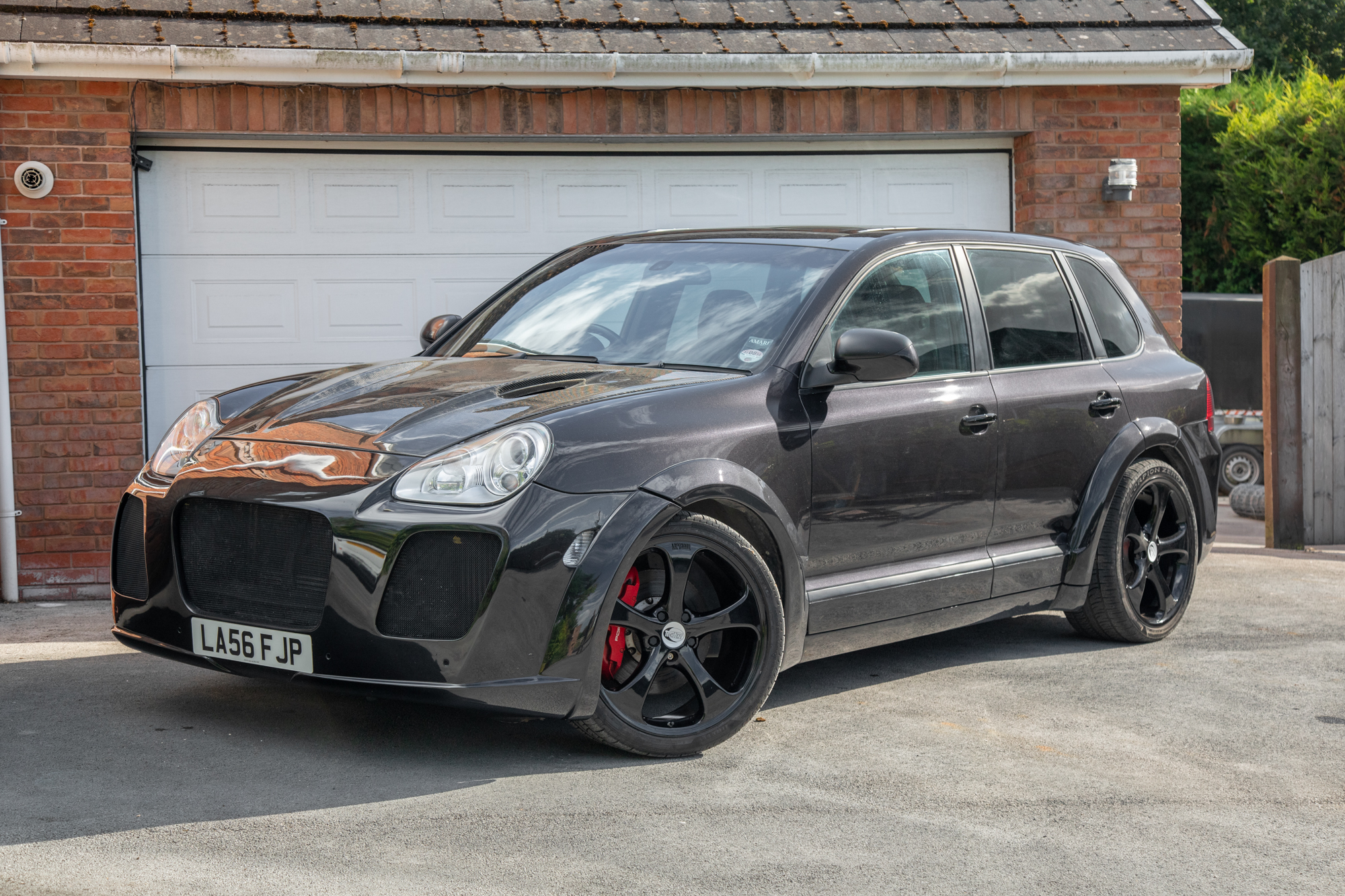 2006 Porsche Cayenne Turbo S - Custom Bodykit