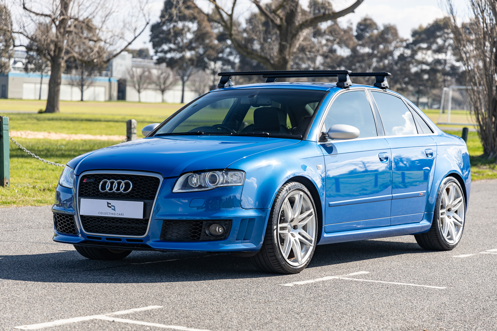 Audi RS4 B7 2006 スプリントブルー 1/18
