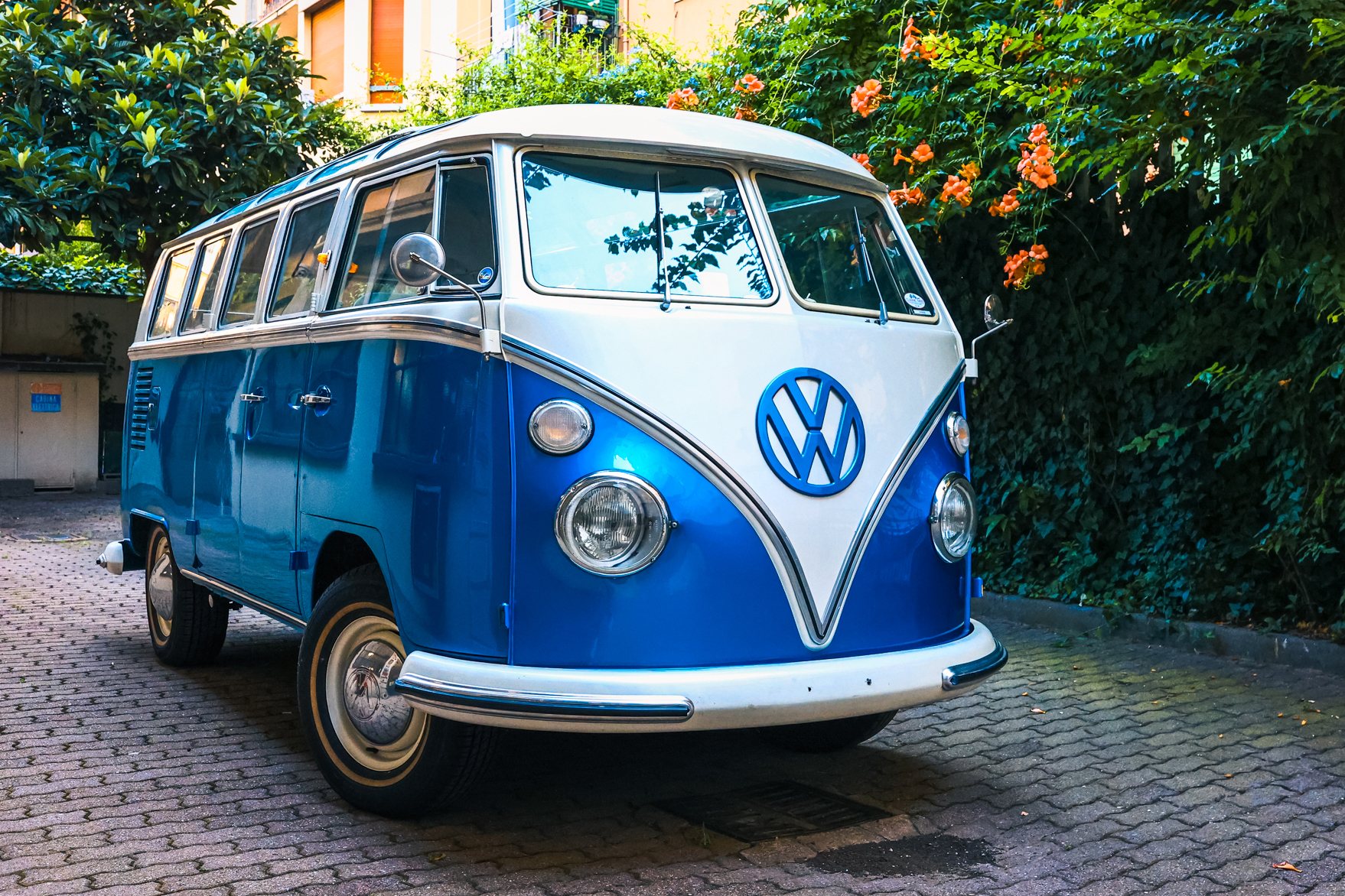 1965 Volkswagen Type 2 (T1) Splitscreen Campervan Deluxe ‘Samba'