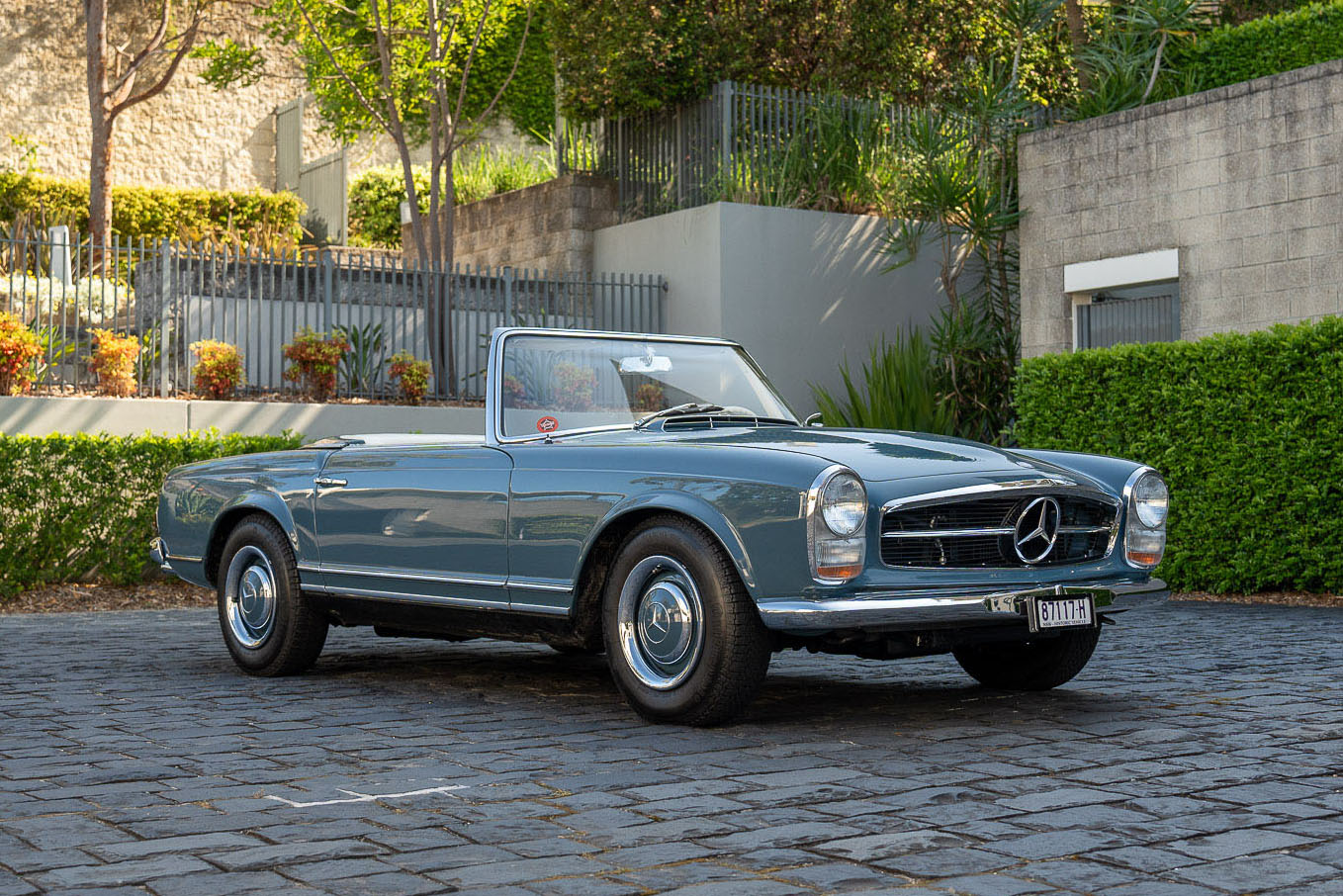 1966 Mercedes-Benz 230 SL Pagoda