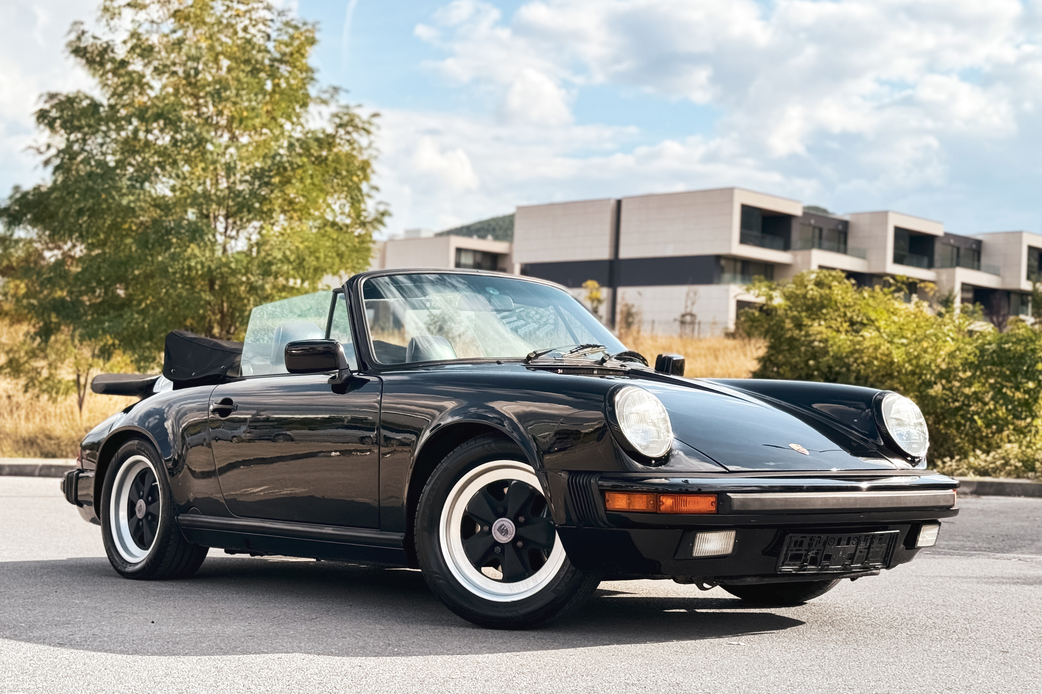 1986 Porsche 911 Carrera 3.2 Cabriolet