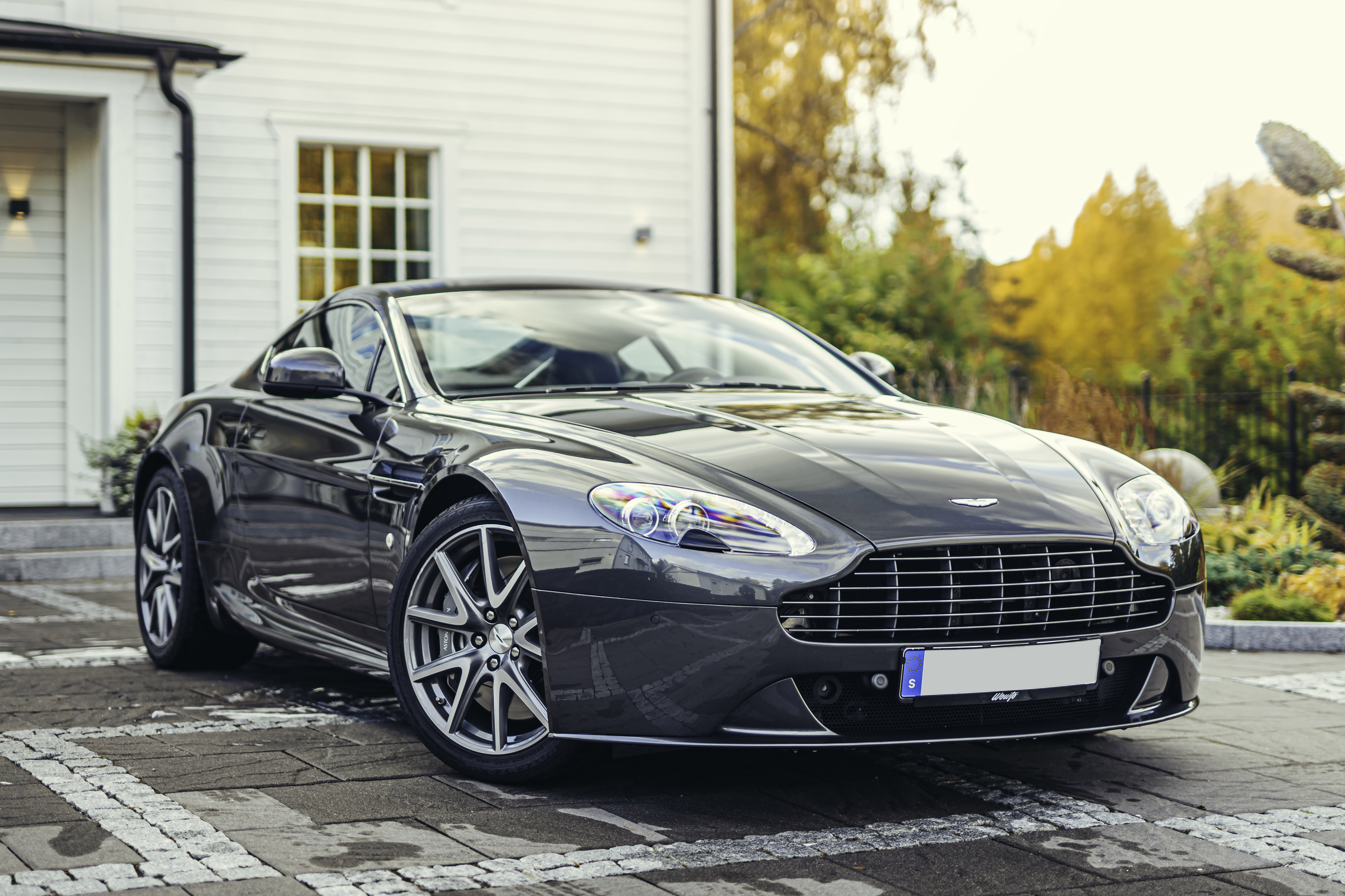 2012 Aston Martin V8 Vantage - 18,181 Km