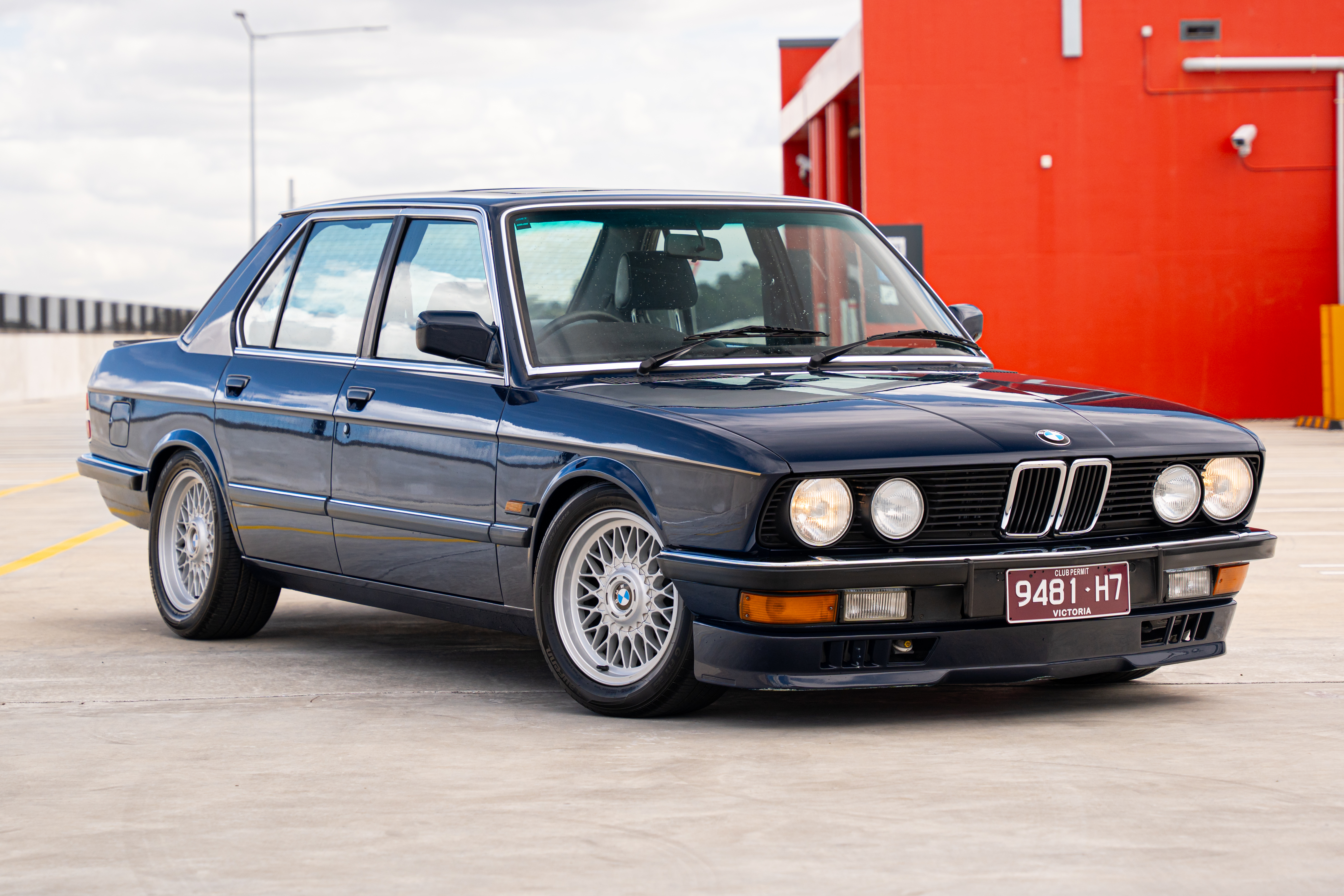 1985 BMW (E28) 528i