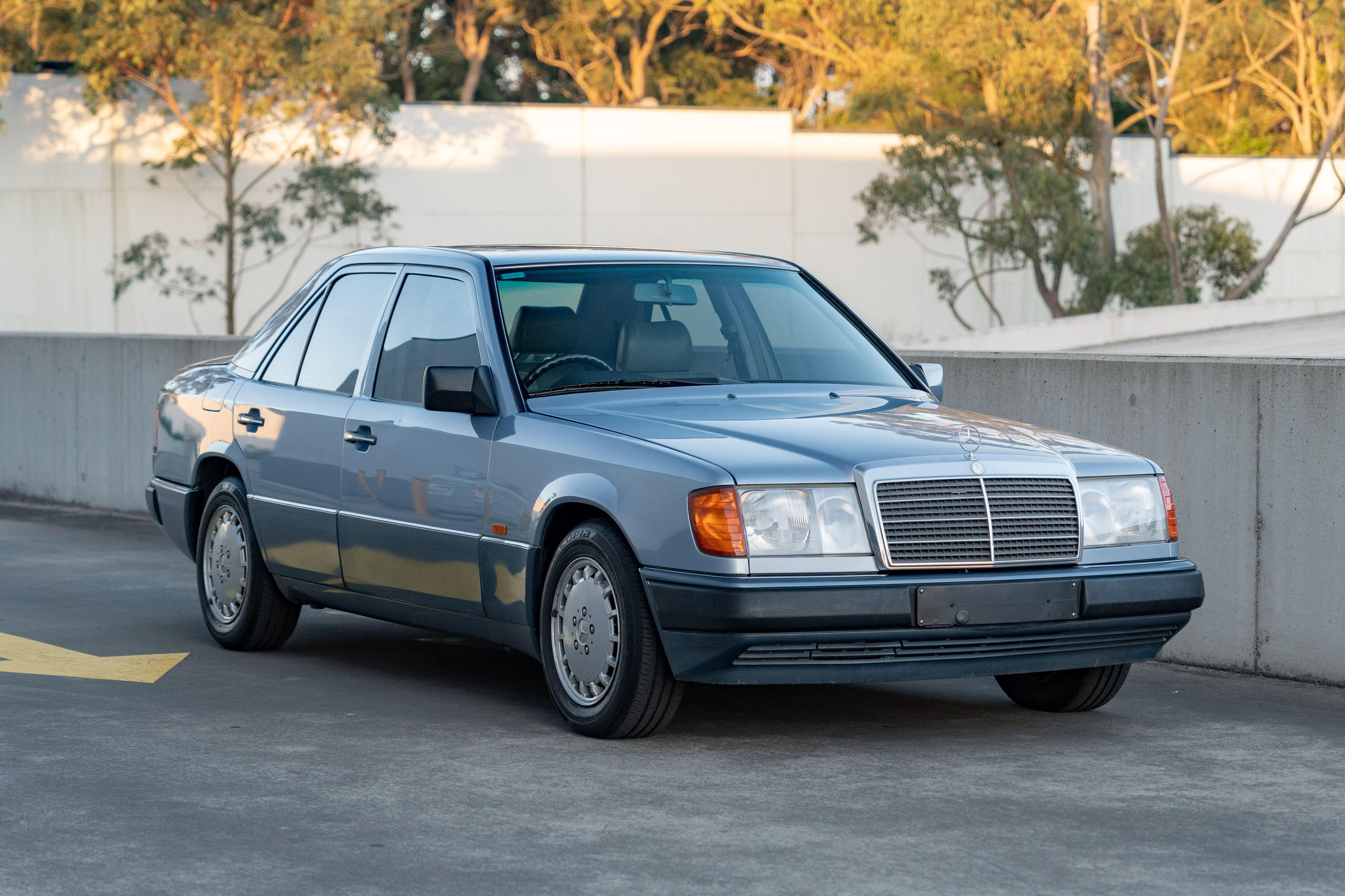 1991 Mercedes-Benz (W124) 300E