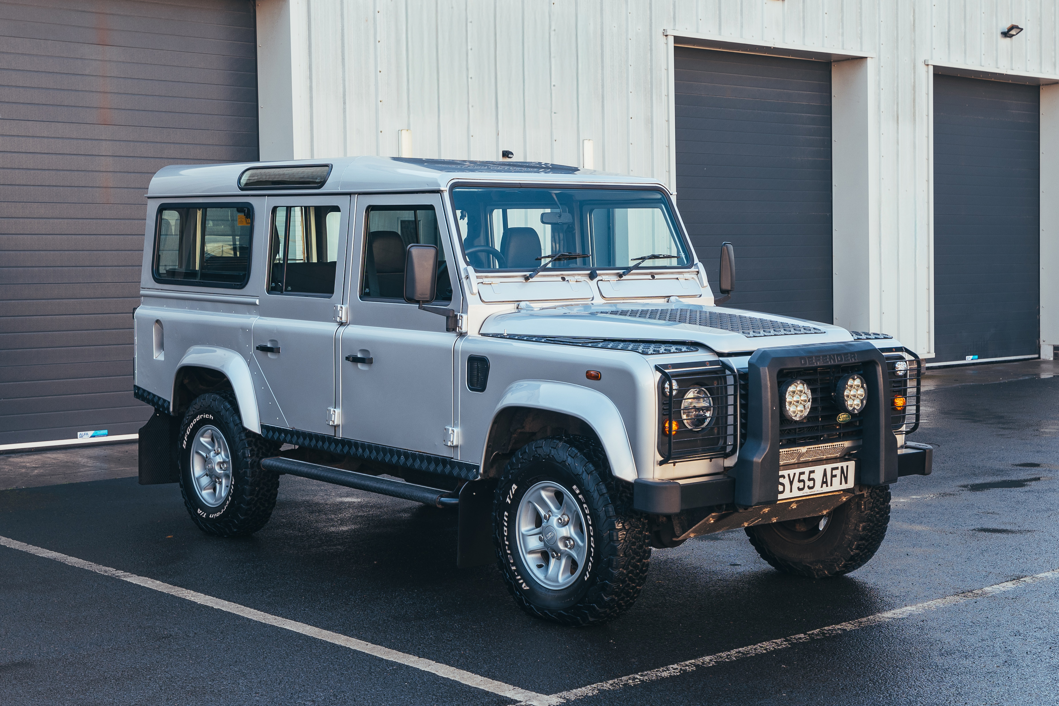 2005 Land Rover Defender 110 Td5 ‘Silver’