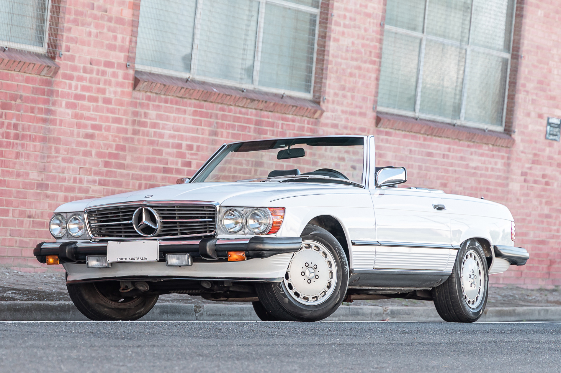 1987 Mercedes-Benz (R107) 560SL - 33,760 miles