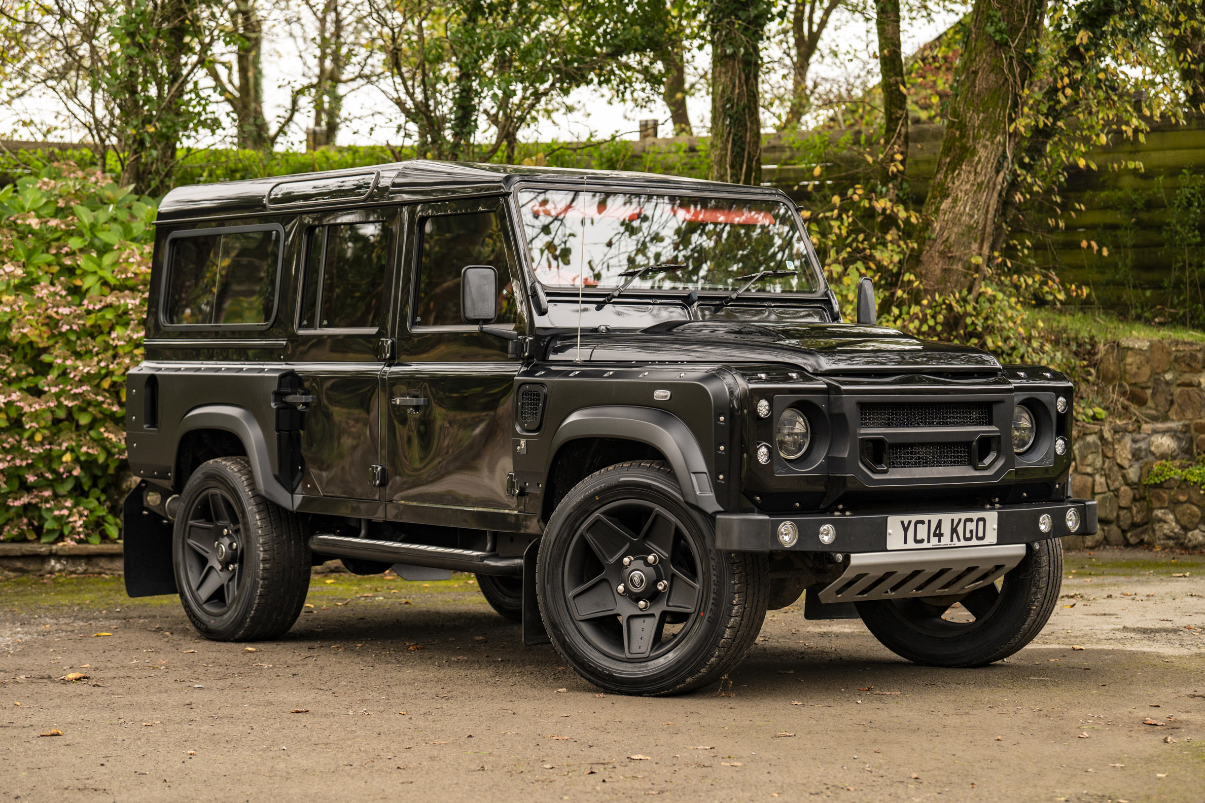 2014 Land Rover Defender 110 XS Station Wagon - Kahn