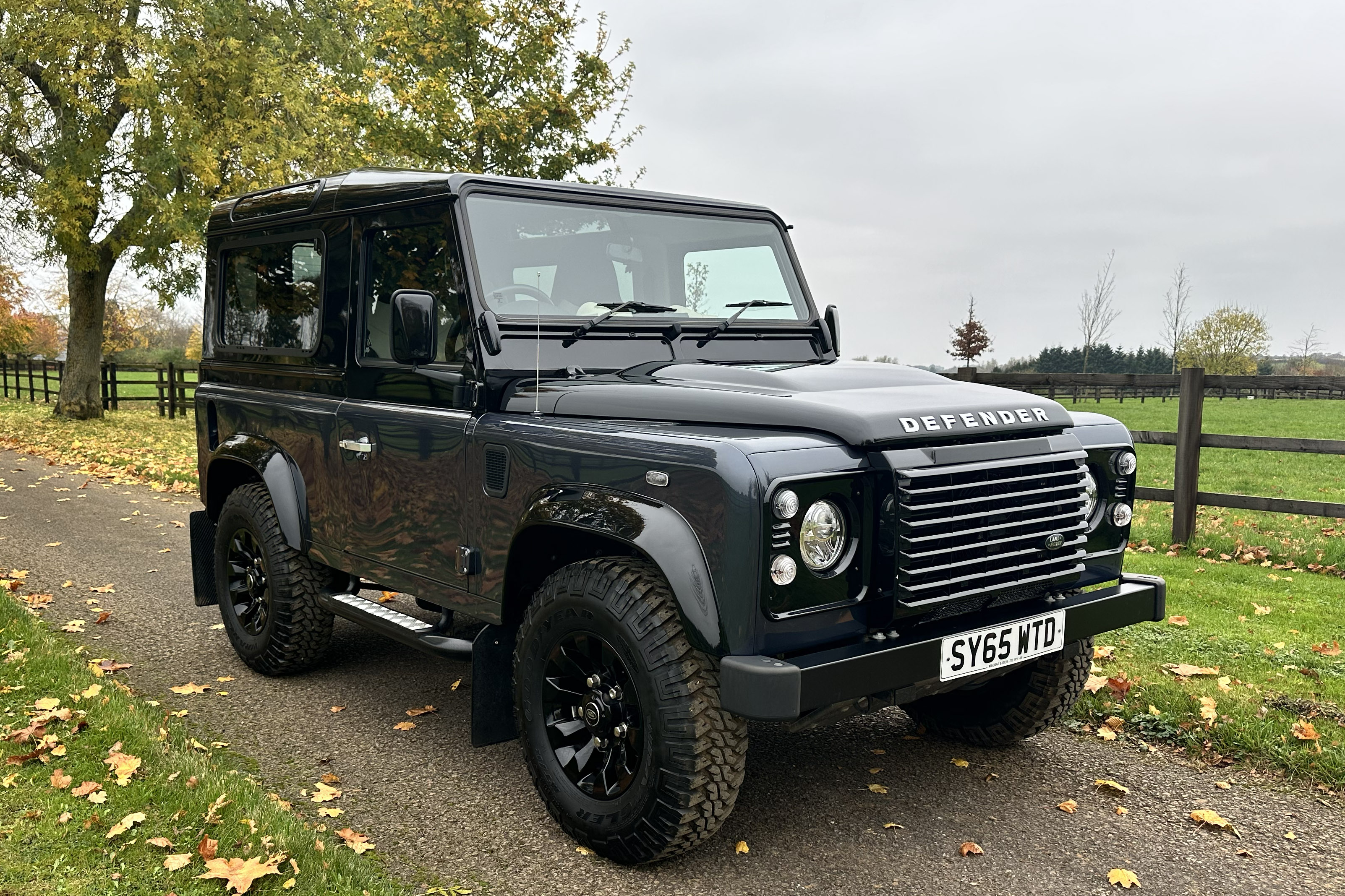 2015 Land Rover Defender 90 Autobiography - 2,357 Miles