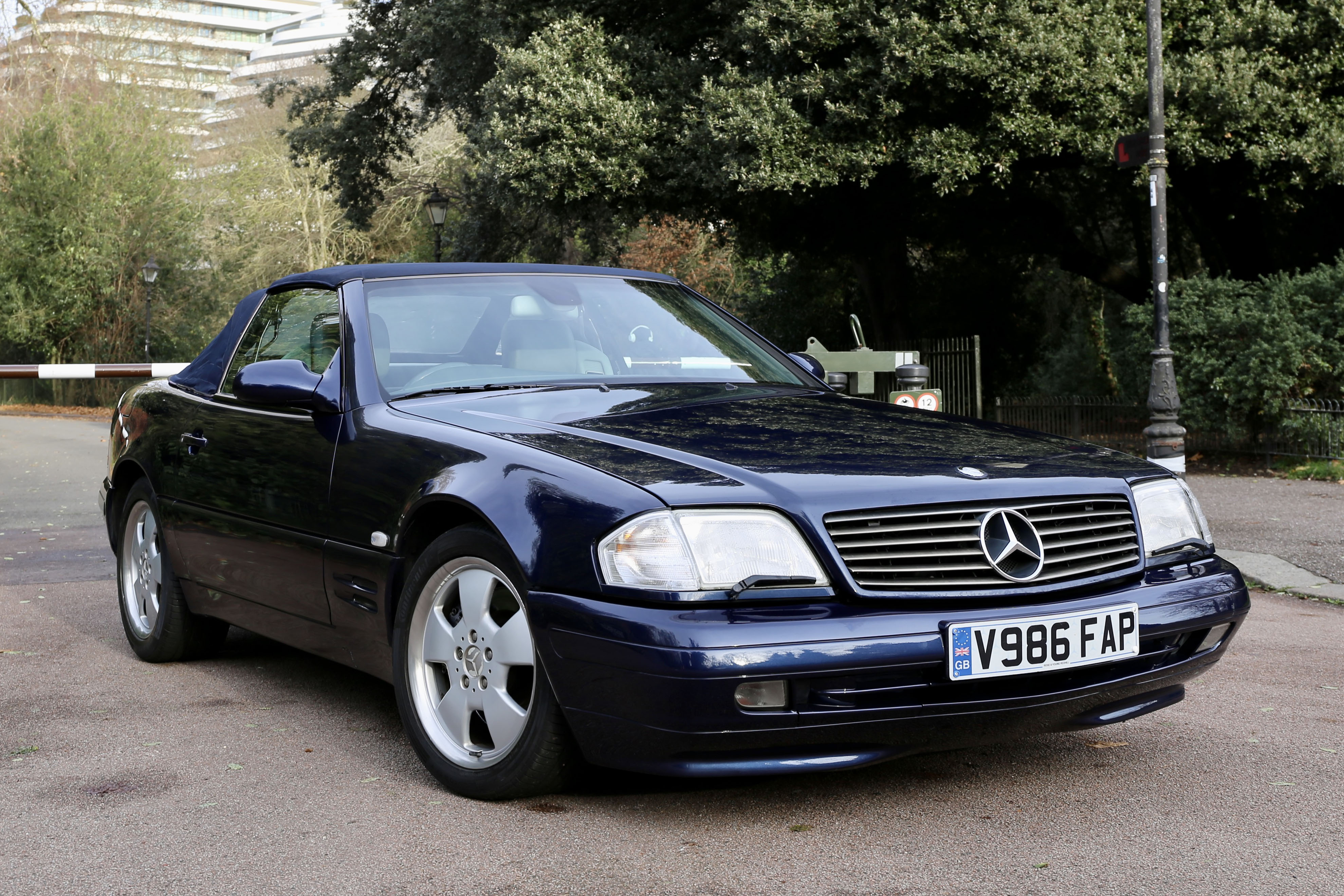 1999 Mercedes-Benz (R129) SL320