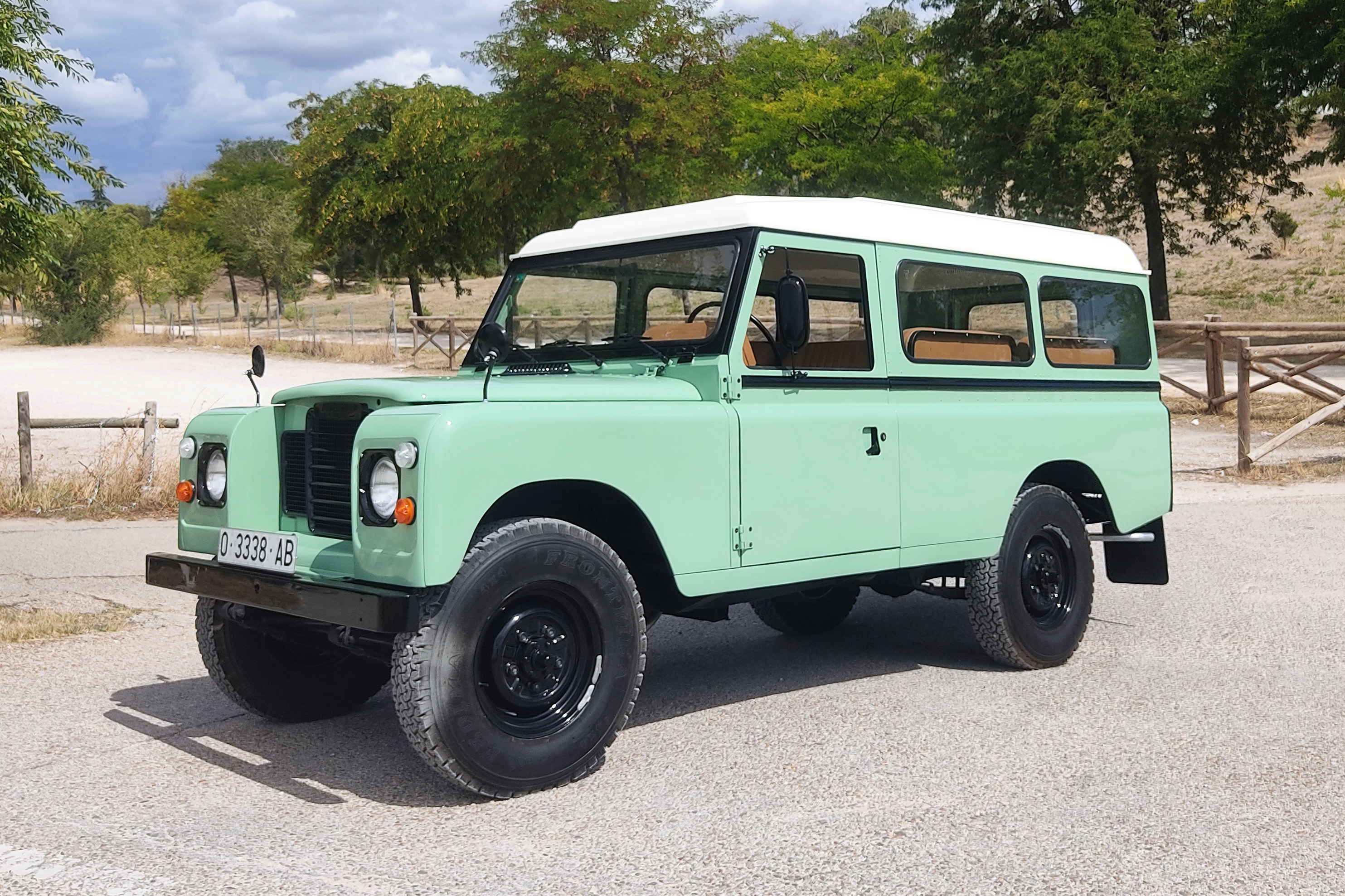 1983 Land Rover Santana Series III 109"