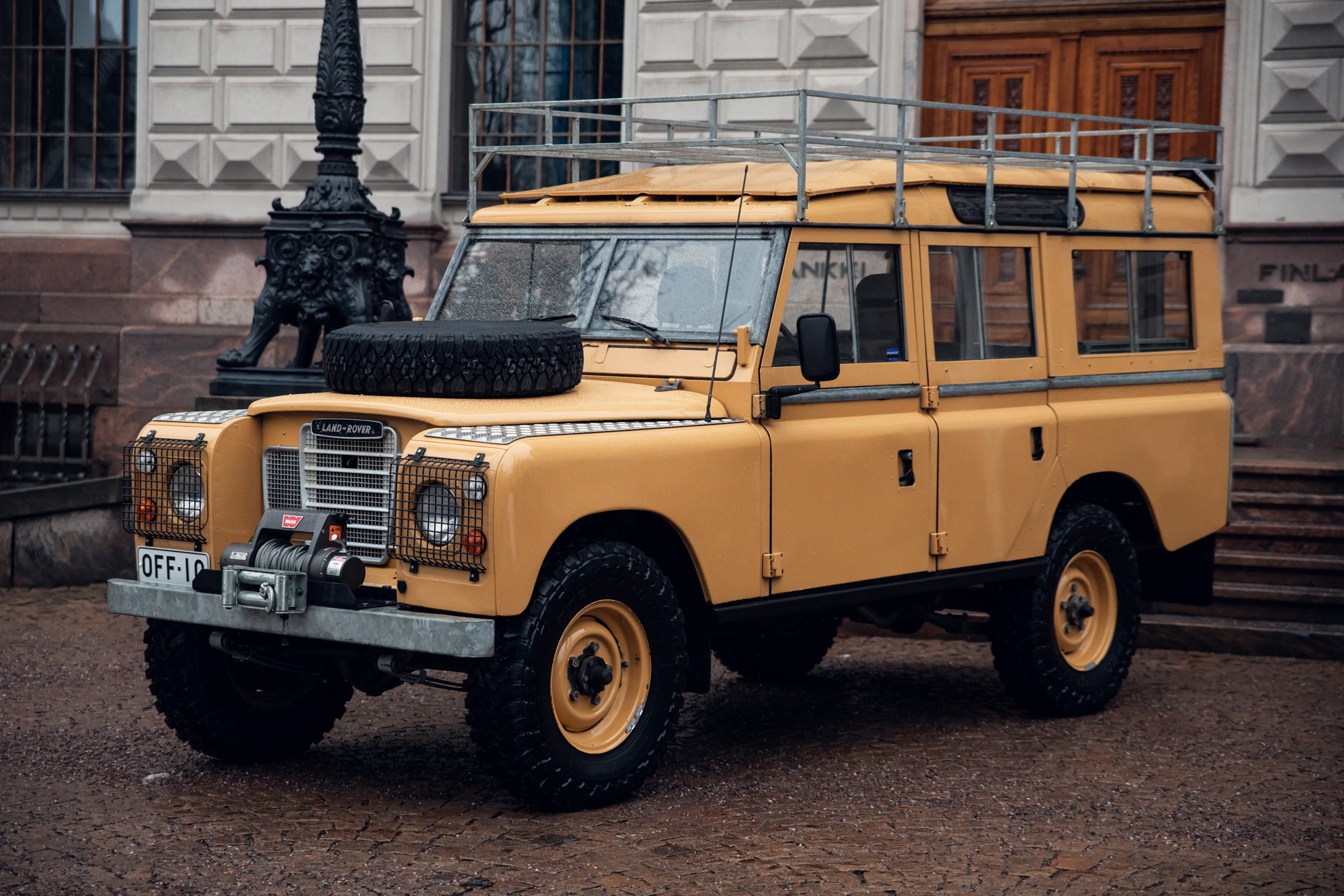 1976 Land Rover Series III 109″