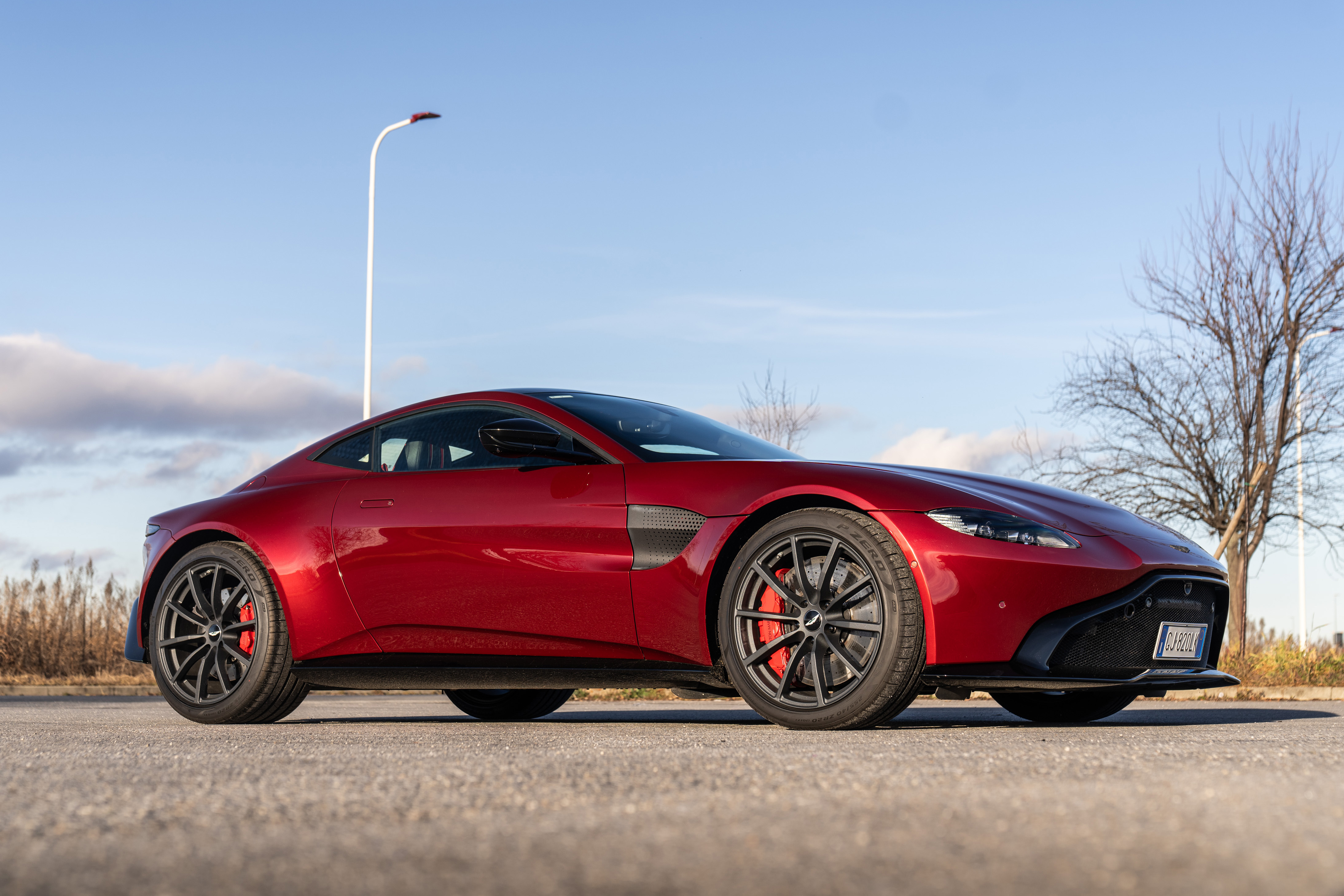 2019 Aston Martin Vantage - Manual