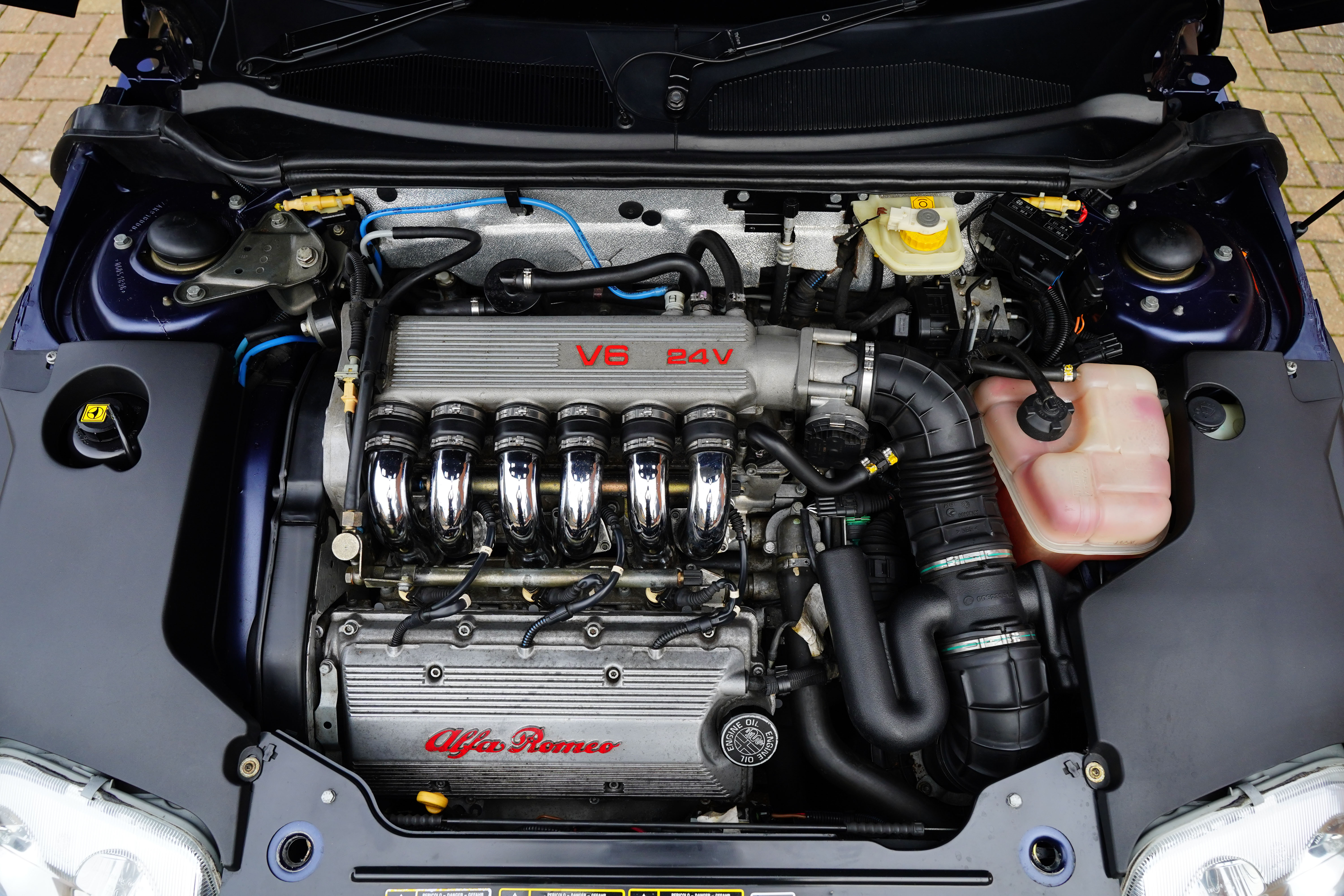 1/18 アルファロメオ GTV 3.0 V6 24V 1998 ブラック Mitica 1:18 Alfa Romeo GTV 3.0 V6 24V Year 1998 black