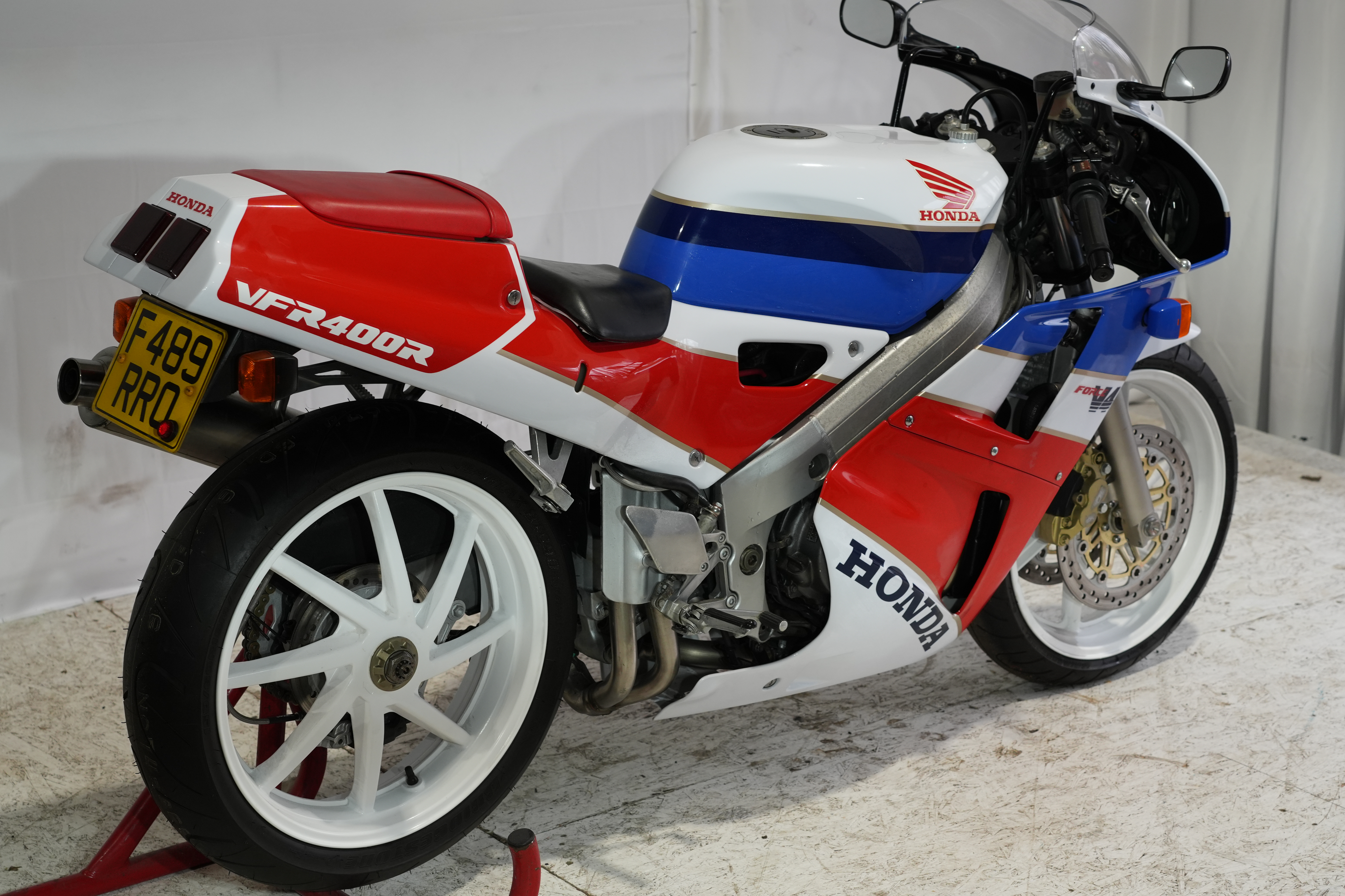 vfr400r nc30 （File:Honda VFR400R NC30 1989.jpg - Wikimedia