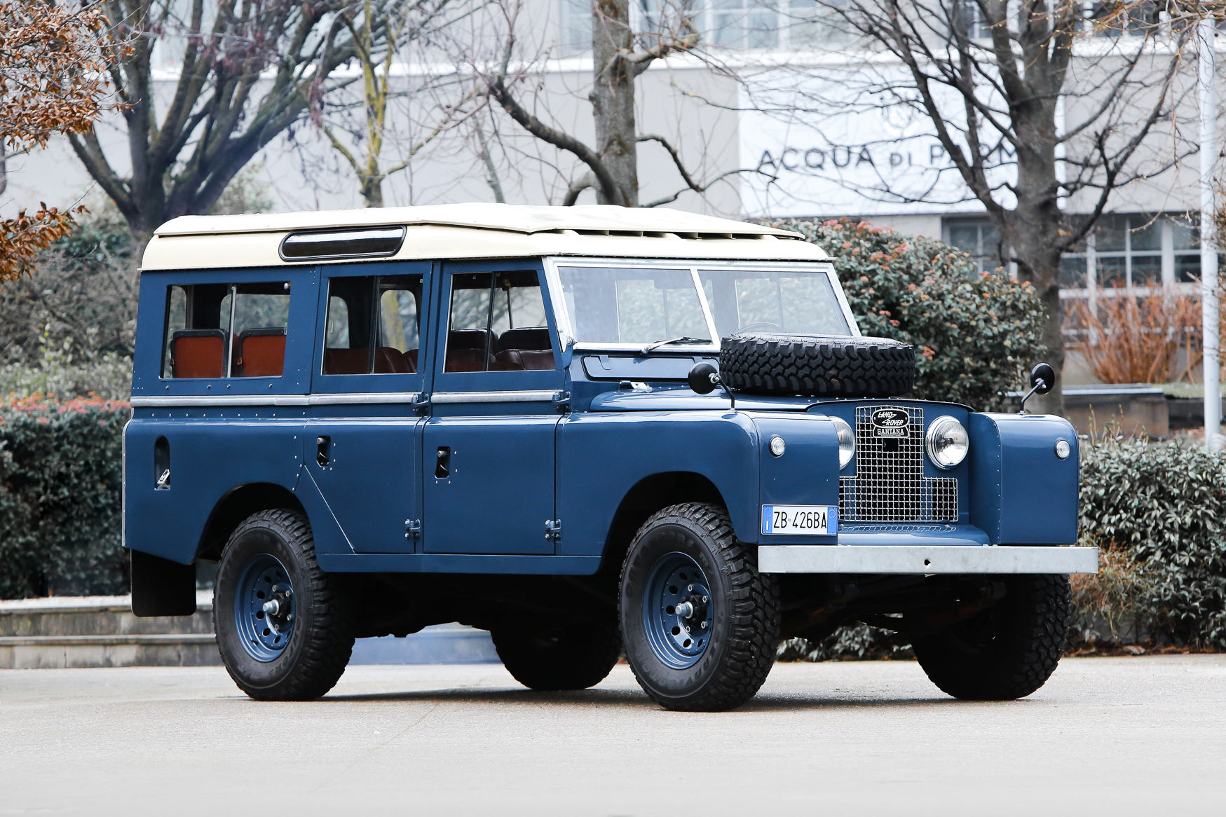 1973 Land Rover Santana Series II 109"