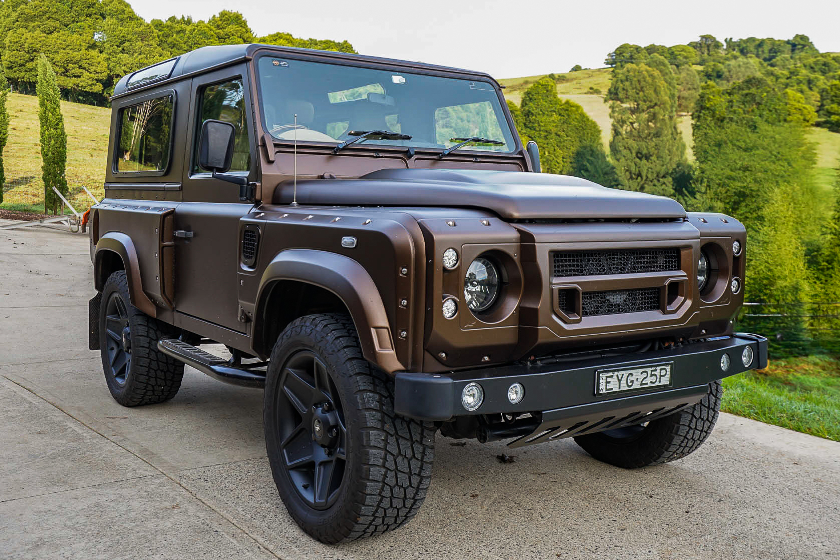 2010 Land Rover Defender 90 XS - Chelsea Truck Co.