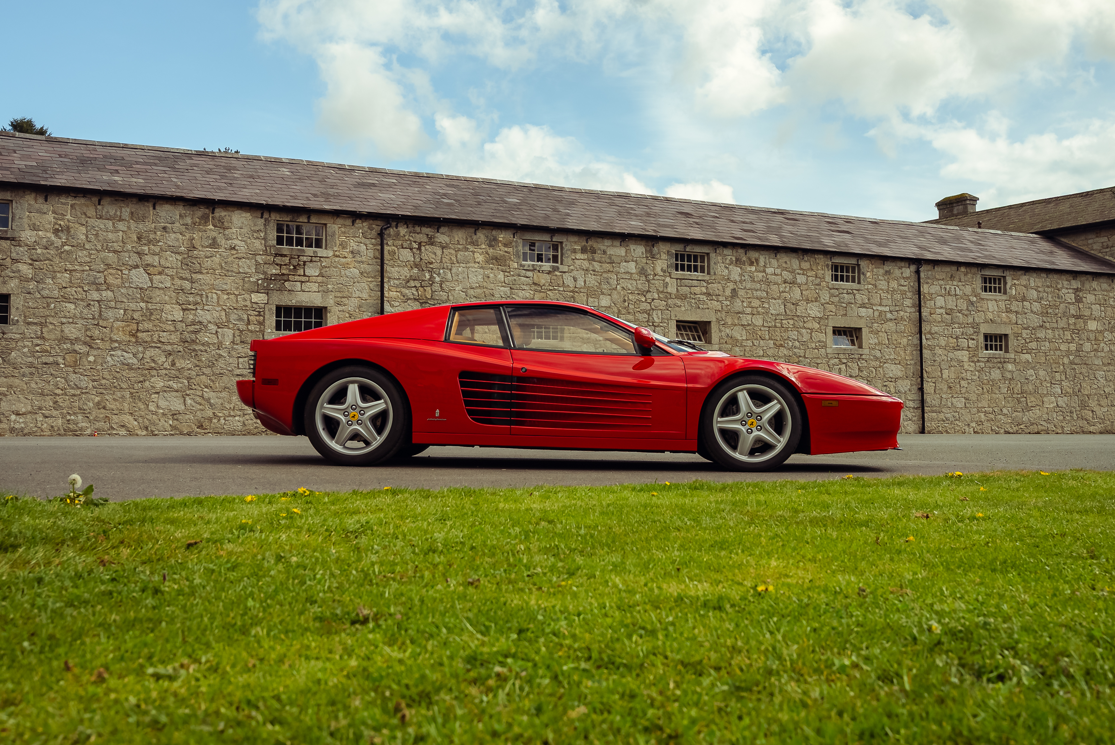 ferrari-vol17-1.jpg
