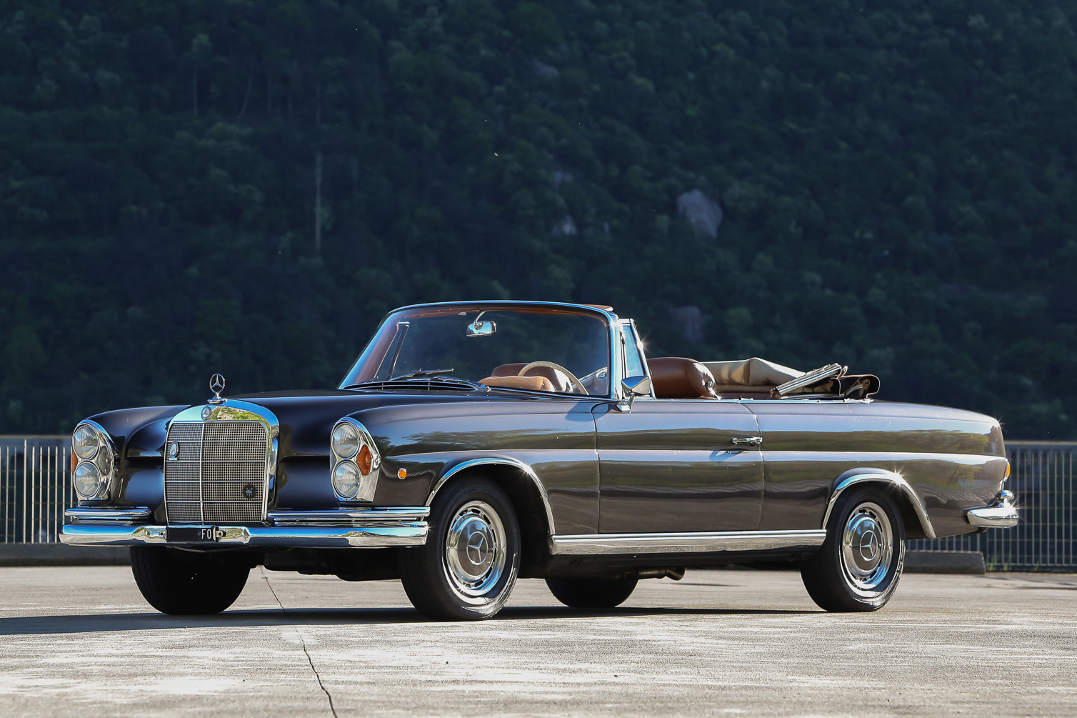 1963 Mercedes-Benz (W111) 220 SE Cabriolet