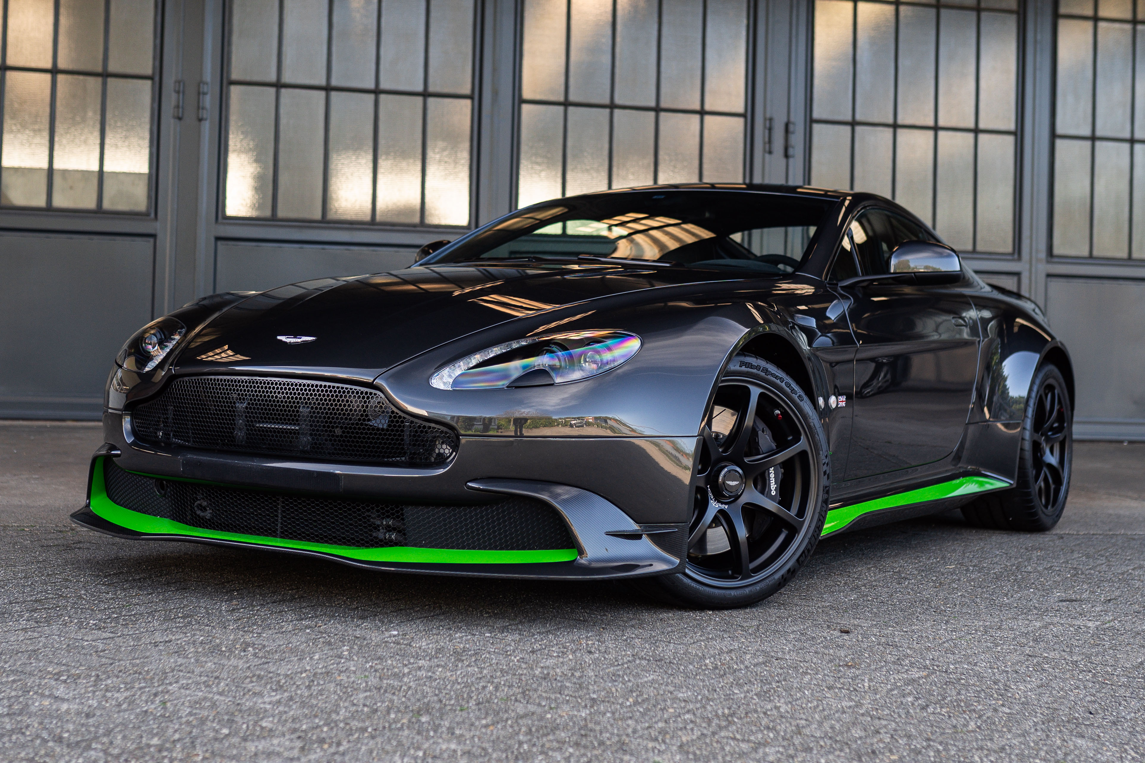 2017 Aston Martin Vantage GT8 - 6,134 Km