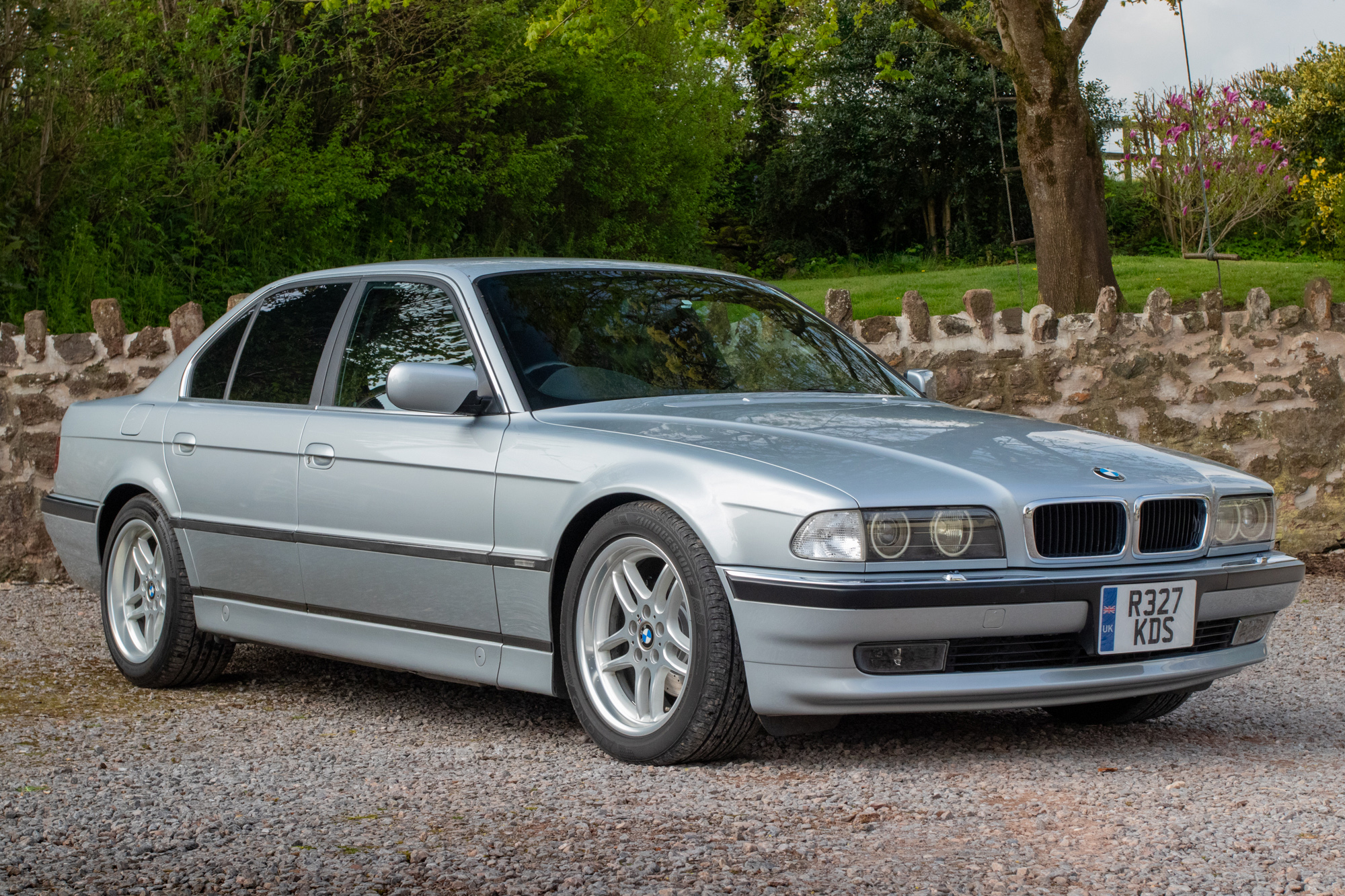 1998 BMW (E38) 735i