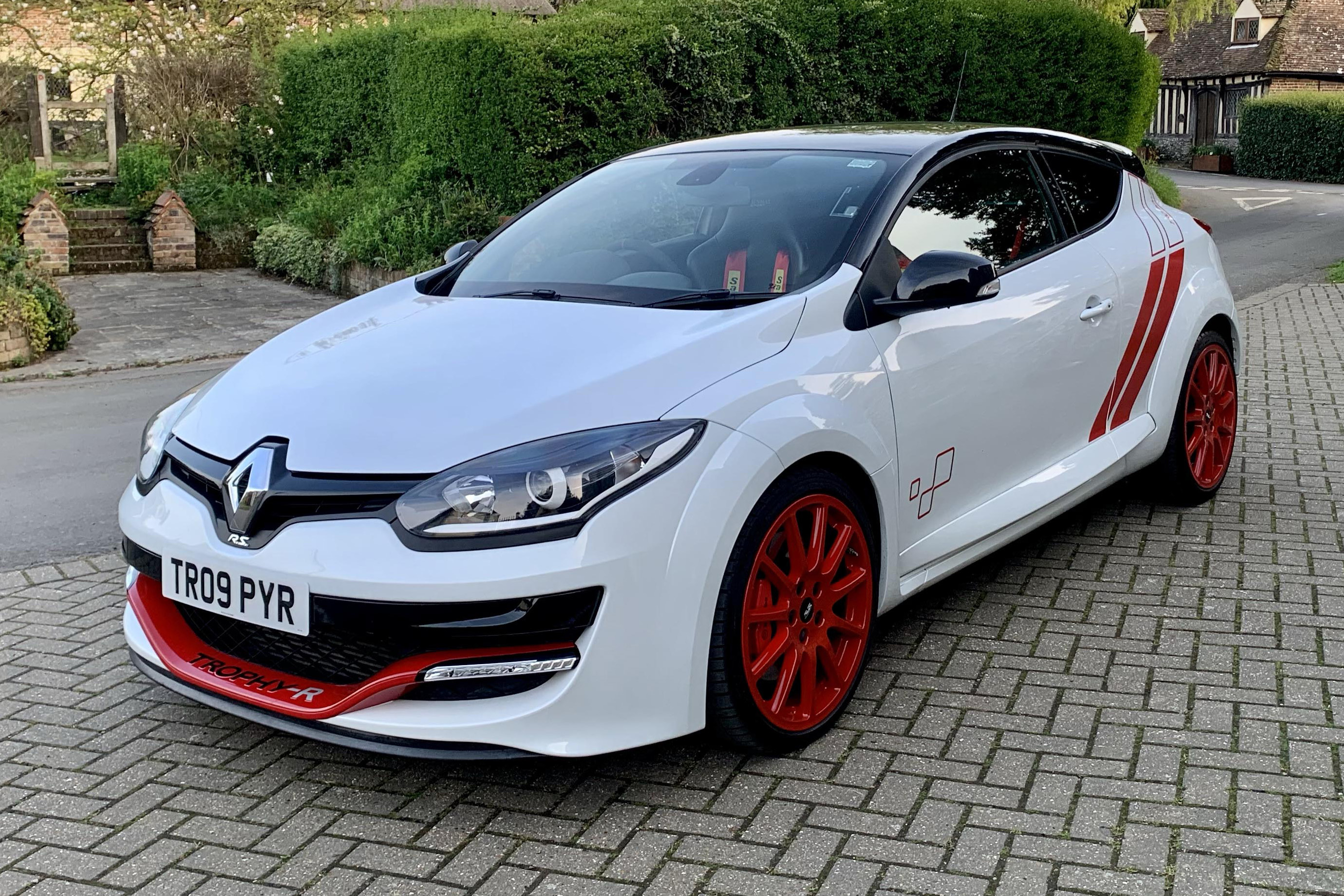 2015 Renaultsport Megane RS 275 Trophy-R