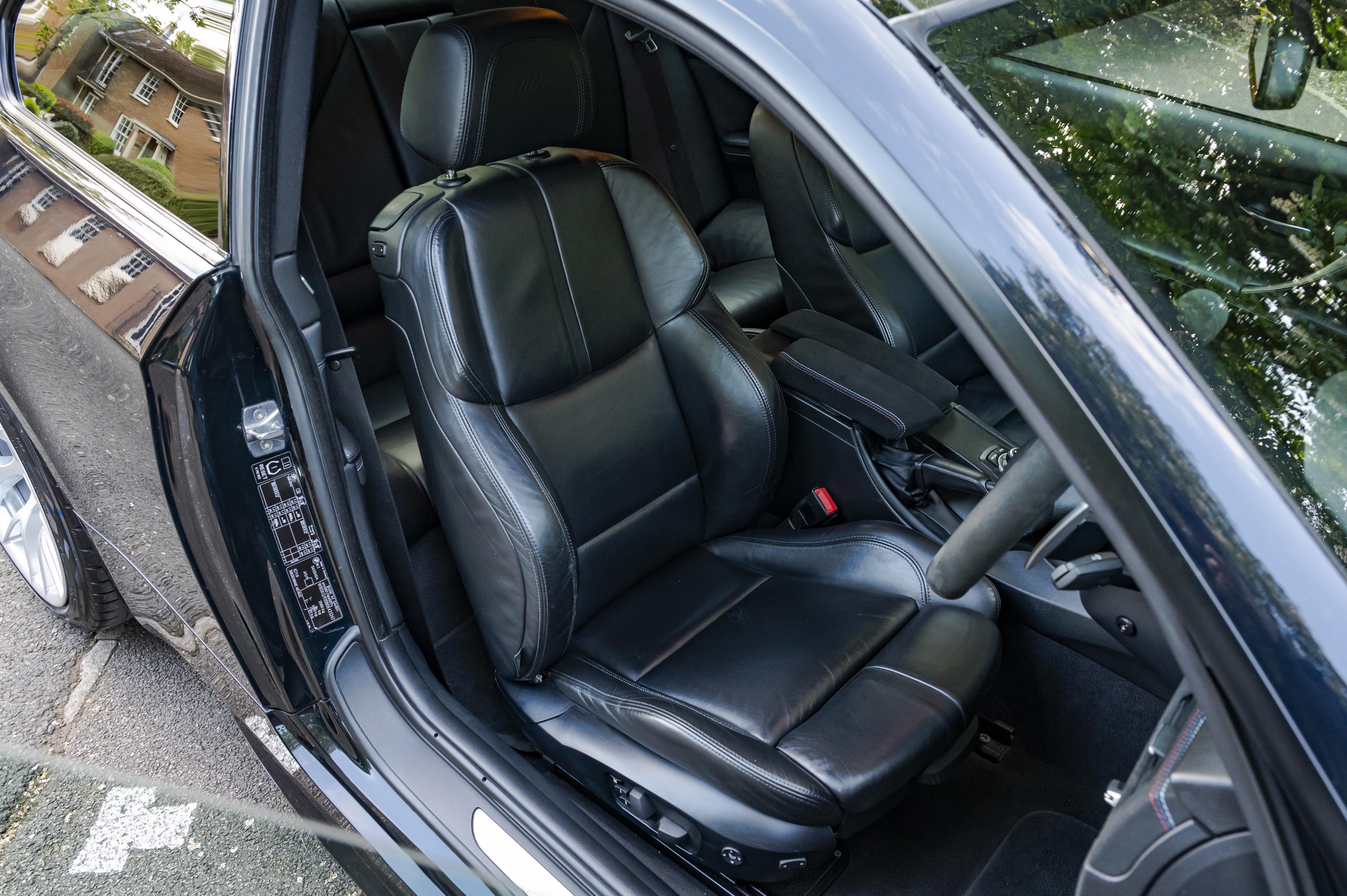 Progress Report: (2023) BMW M2 vs BMW 1M (2010) | Top Gear, image size:1263x840