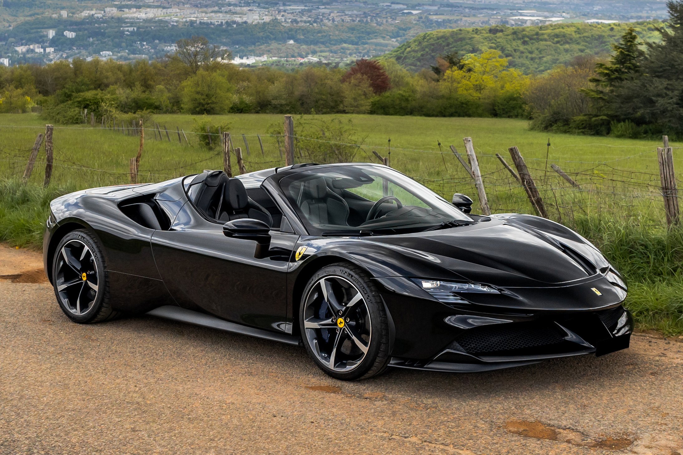 2022 Ferrari SF90 Spider - 1,464 Km - VAT Q