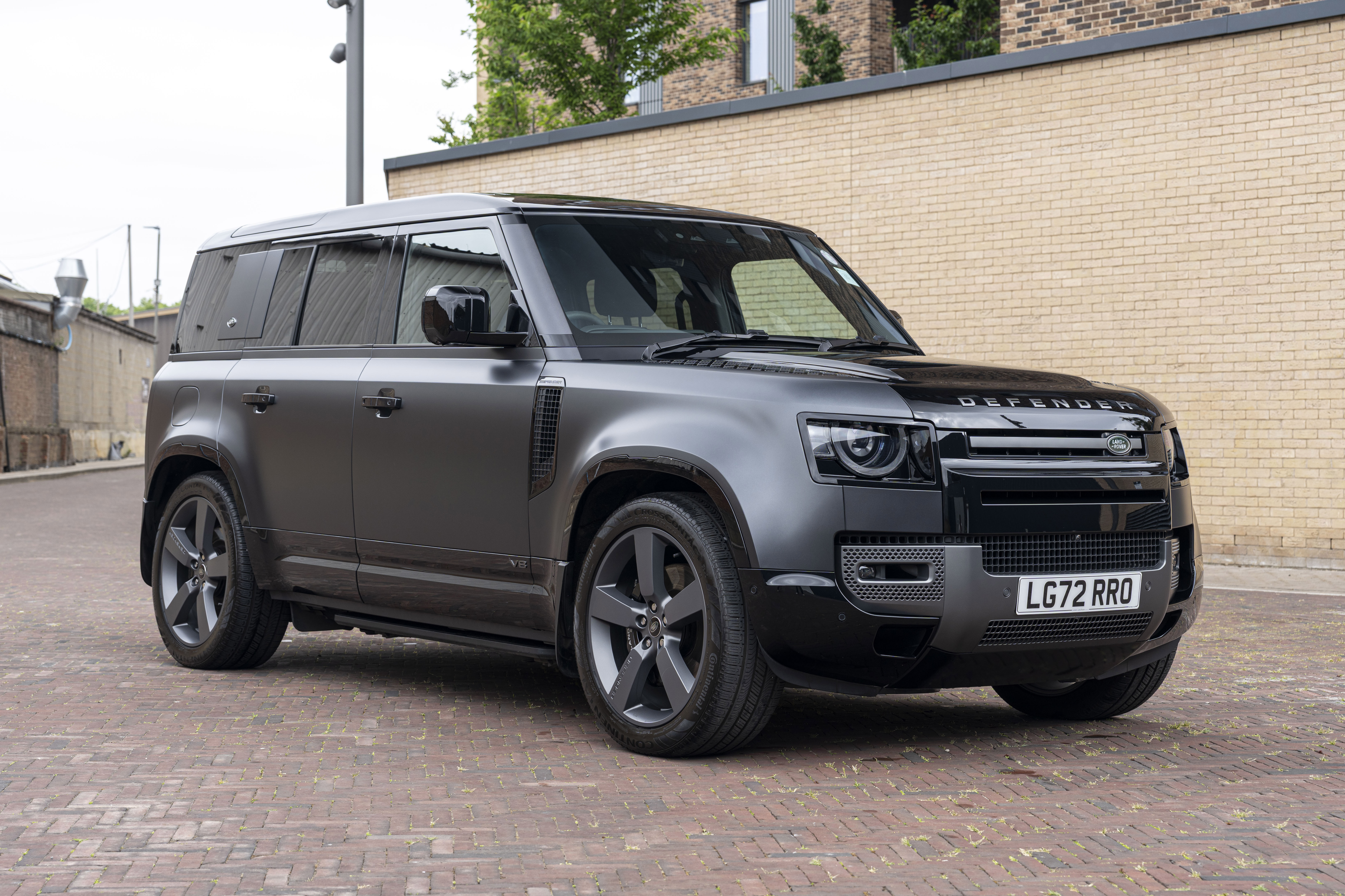 2022 Land Rover Defender 110 V8 - Carpathian Edition