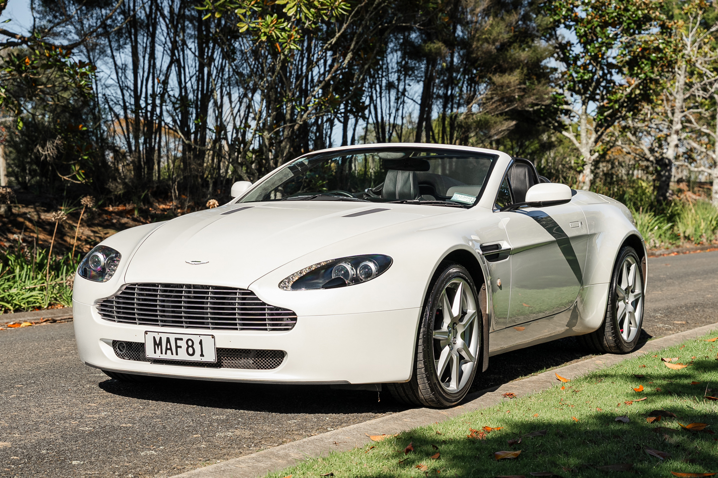 2008 Aston Martin V8 Vantage Roadster - 39,182 Km