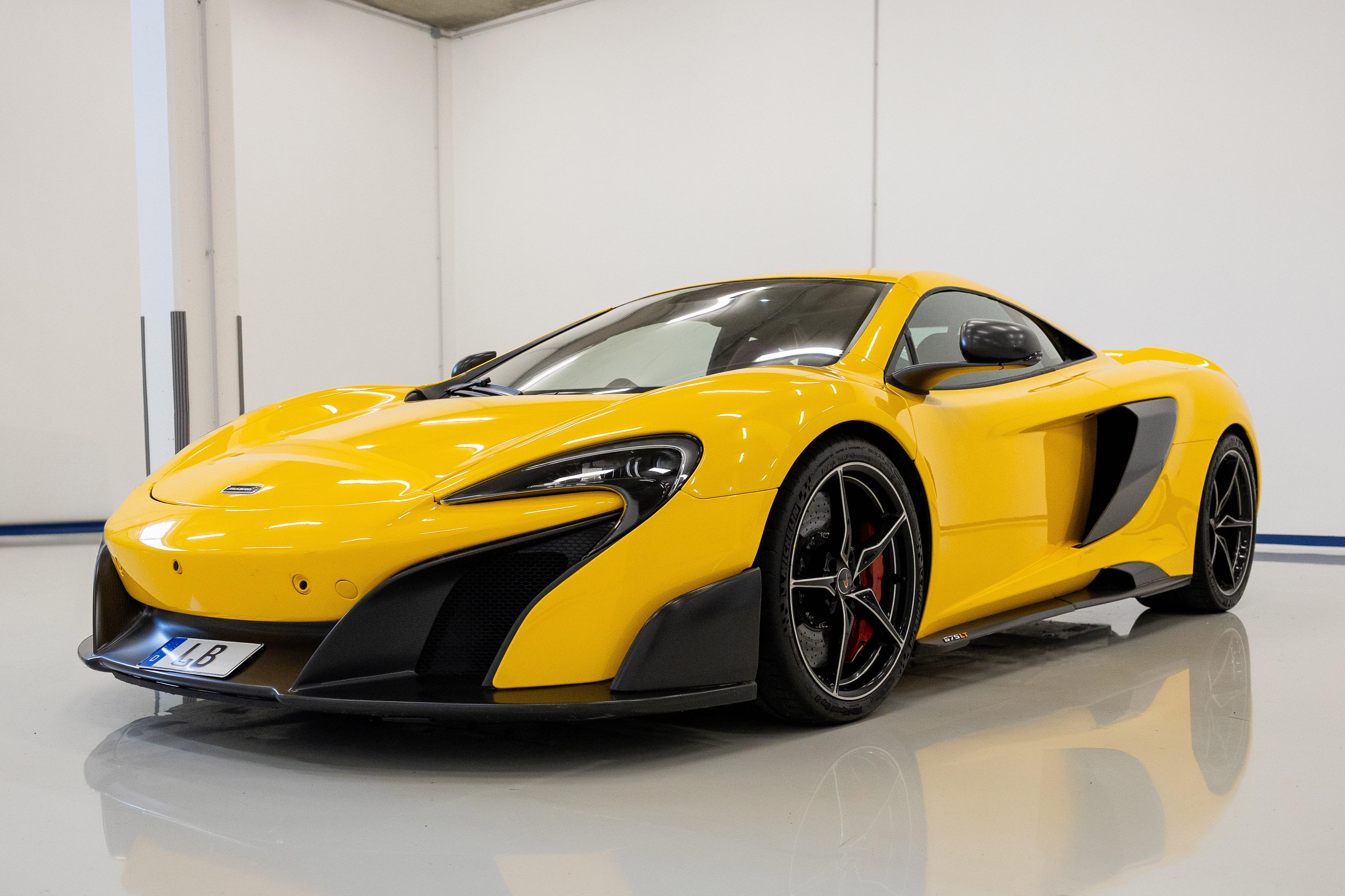 2016 McLaren 675LT - 17,790 Km - VAT Q
