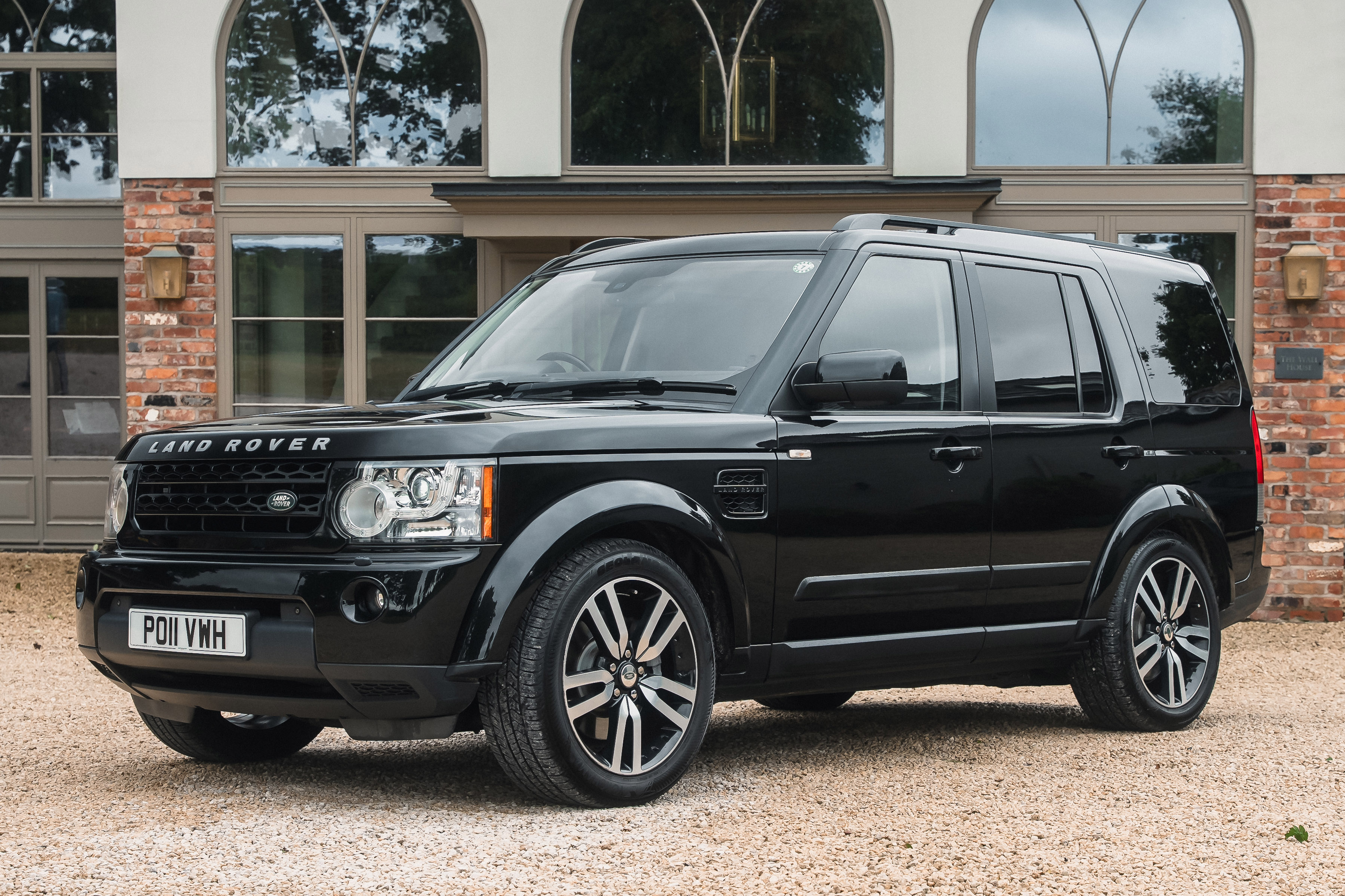2011 Land Rover Discovery 4 Landmark Edition 5.0L V8 - VAT Q