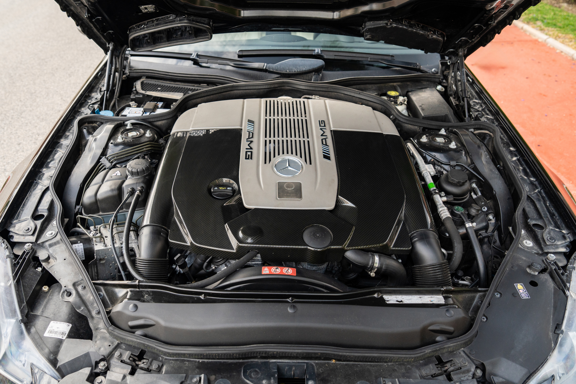 Mercedes-Benz SL65 AMG] Found while doing photography work for a dealership  : r/spotted, image size:1263x842