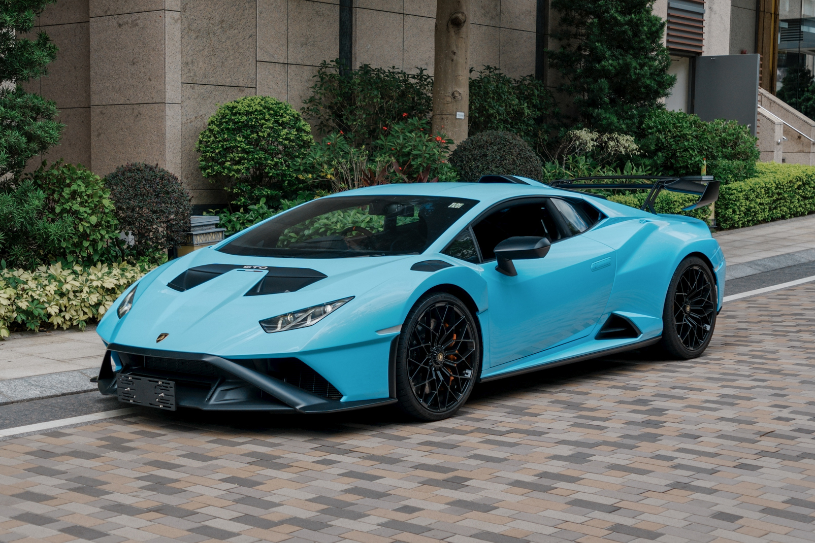 2021 Lamborghini Huracán STO - 4,900 km