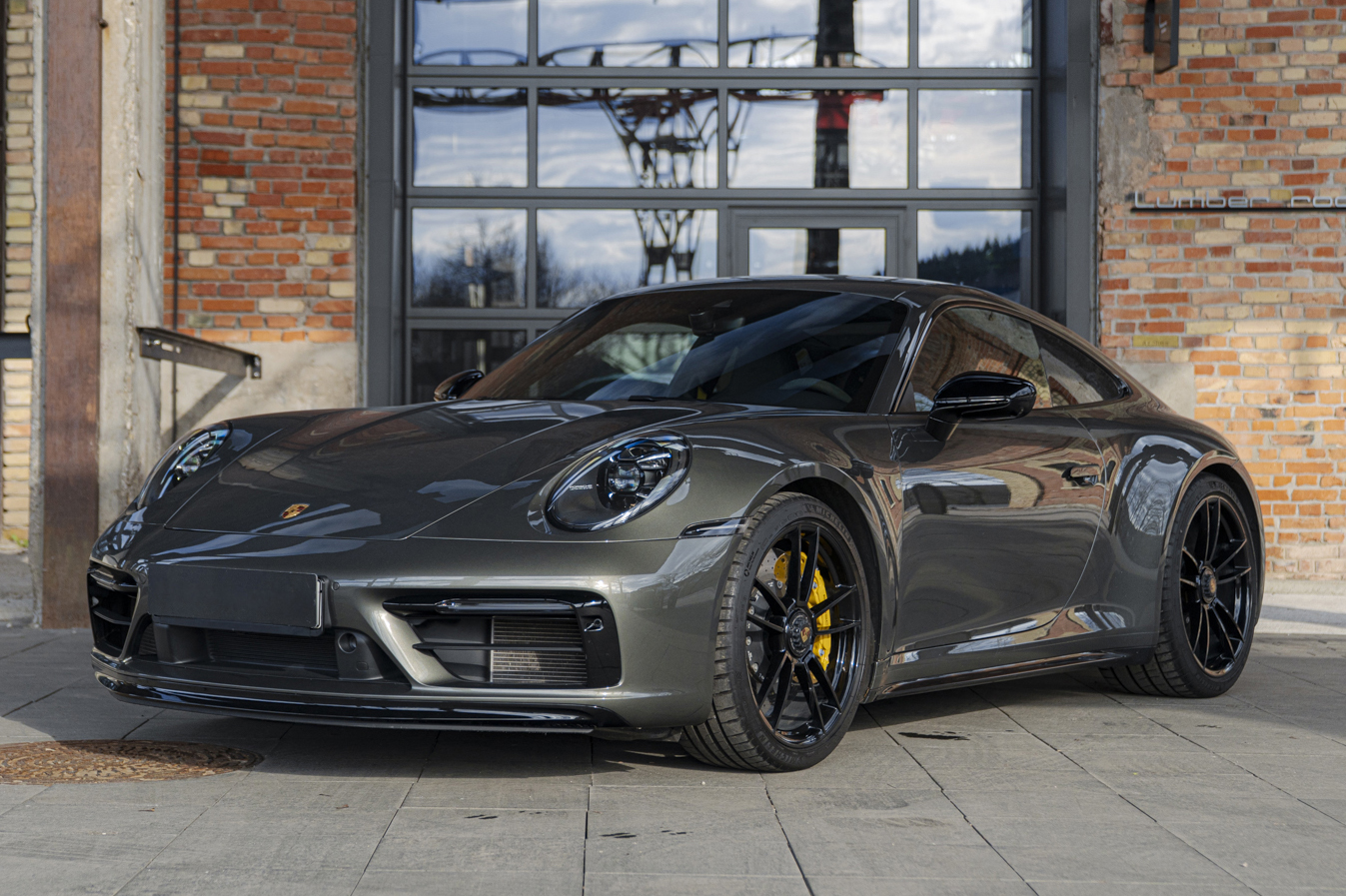 2023 Porsche 911 (992) Carrera 4 GTS - Manual