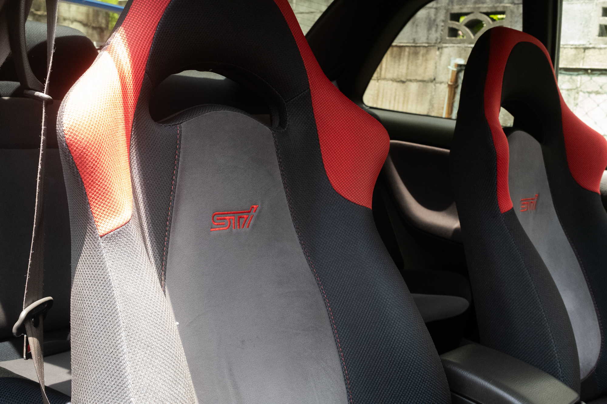 stiページ title Very cool banana-yellow 1999 WRX STi Ver.6 recently