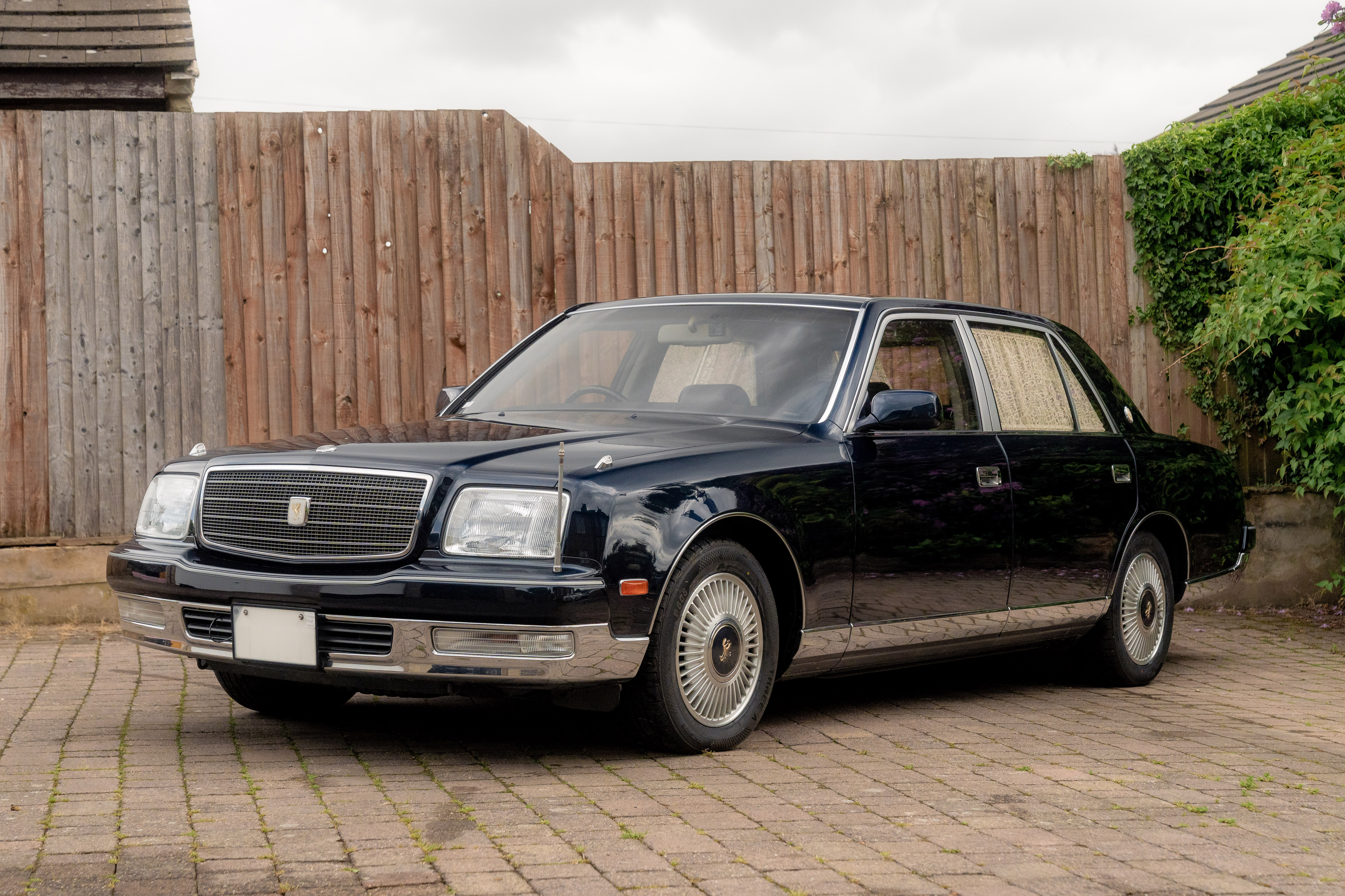 2006 Toyota Century V12