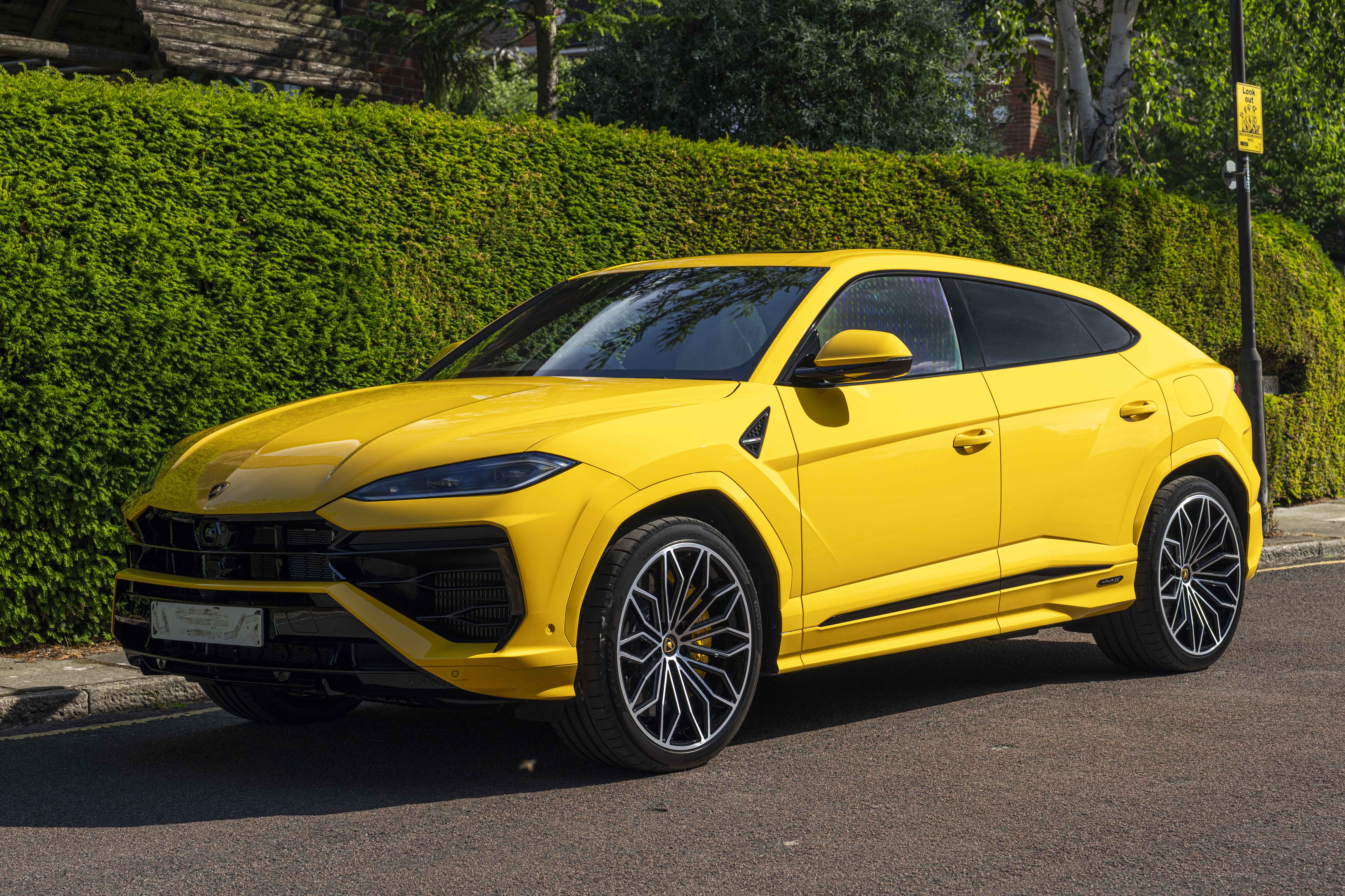 2025 Lamborghini Urus SE - VAT Q