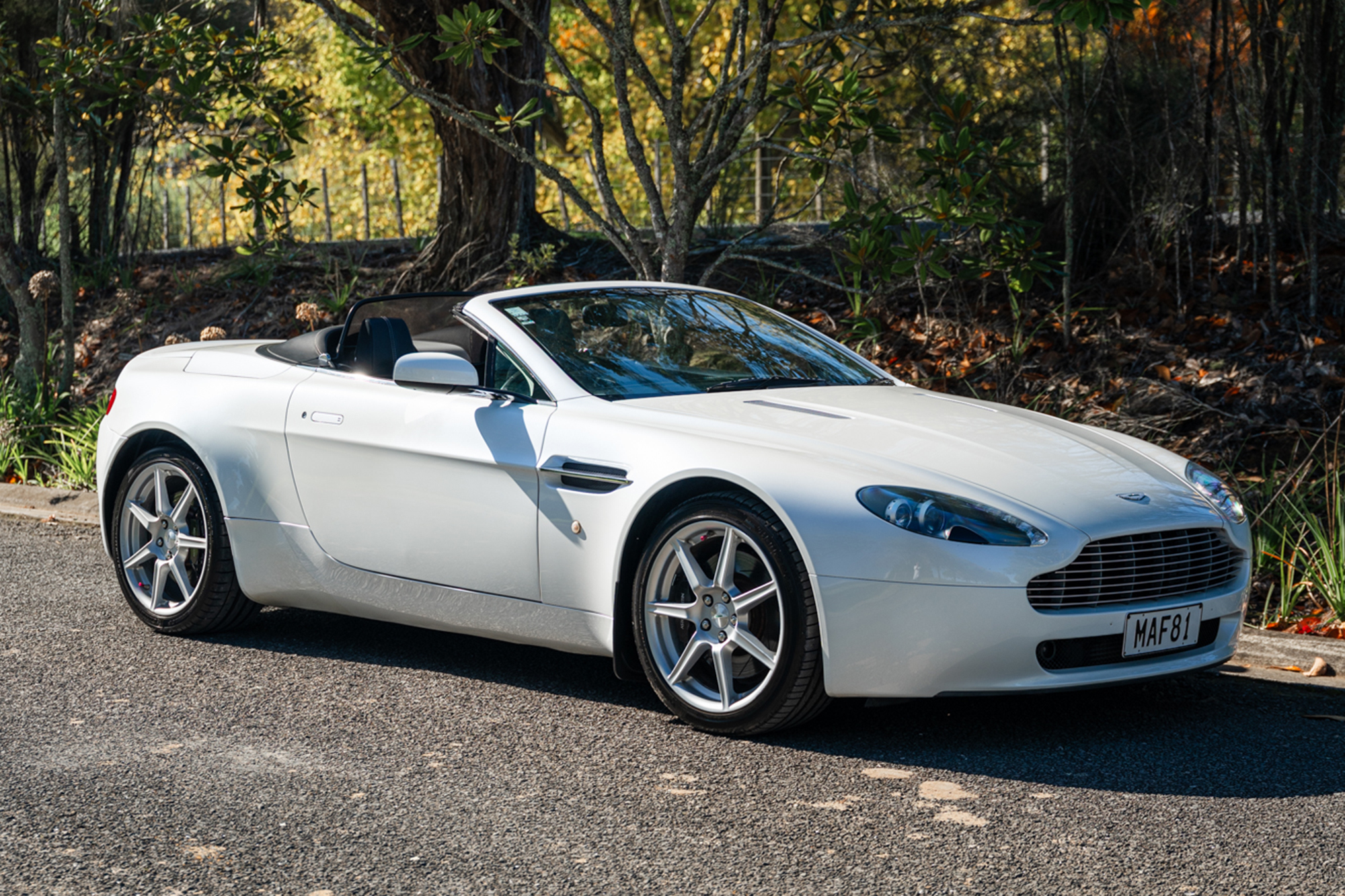 2008 Aston Martin V8 Vantage Roadster - 39,182 Km