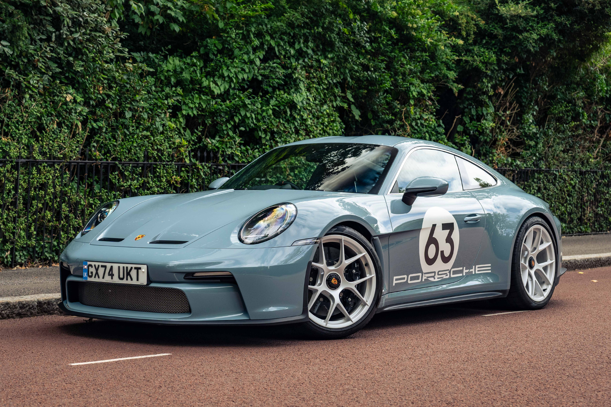 Porsche 911 carrera s Black and White Stock Photos \u0026 Images - Alamy, image size:1263x842