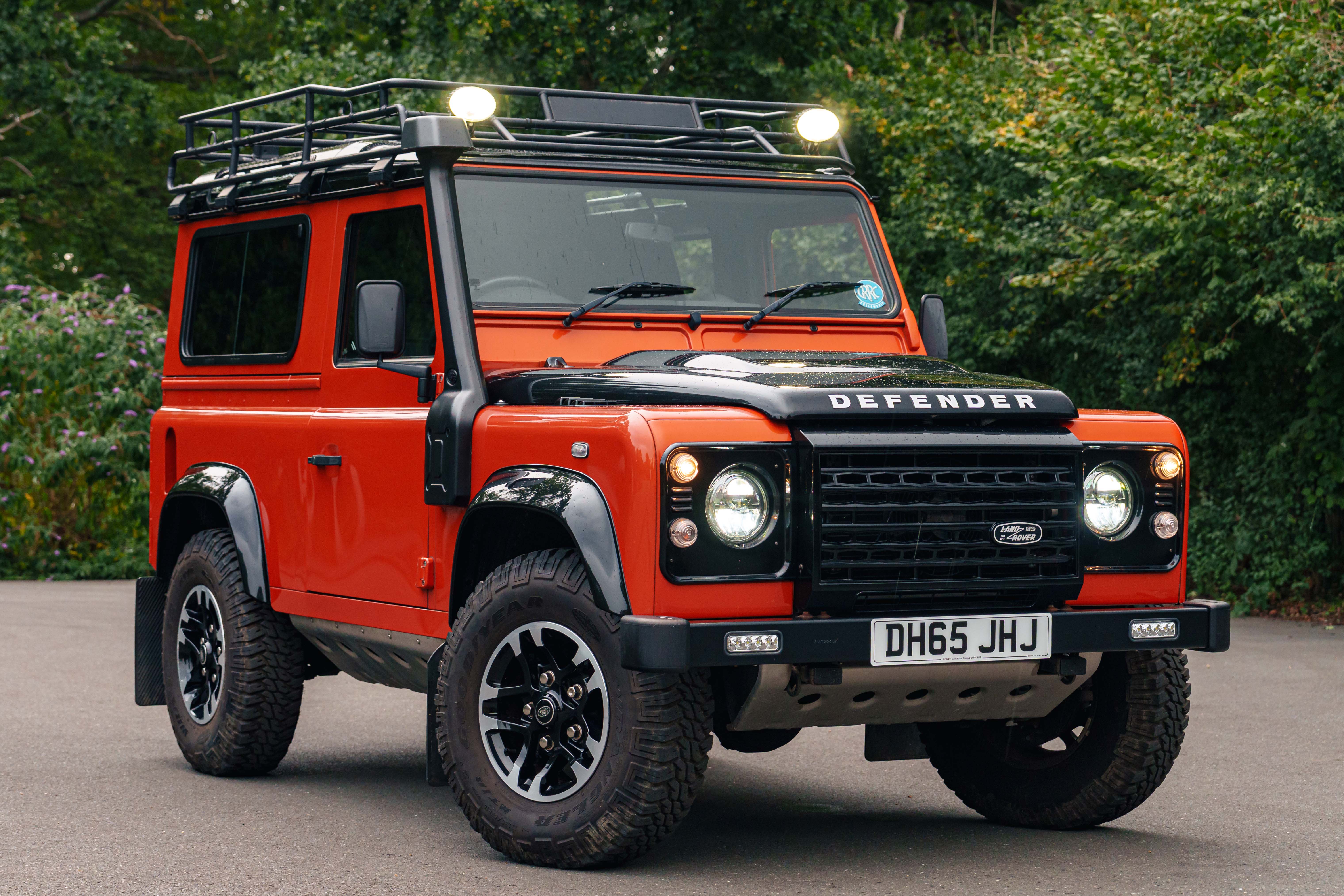 2016 Land Rover Defender 90 A...