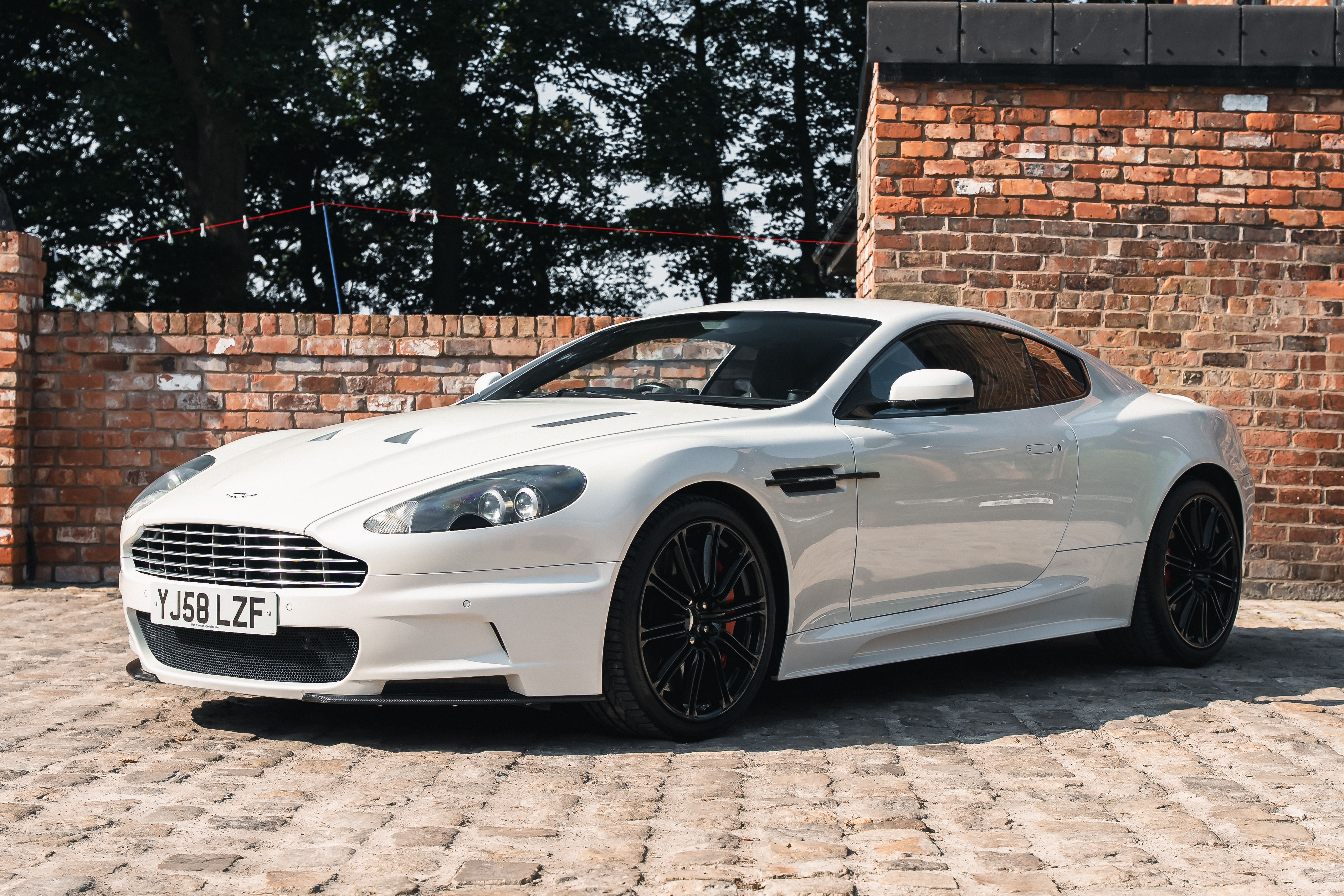 2008 Aston Martin DBS - 28,08...