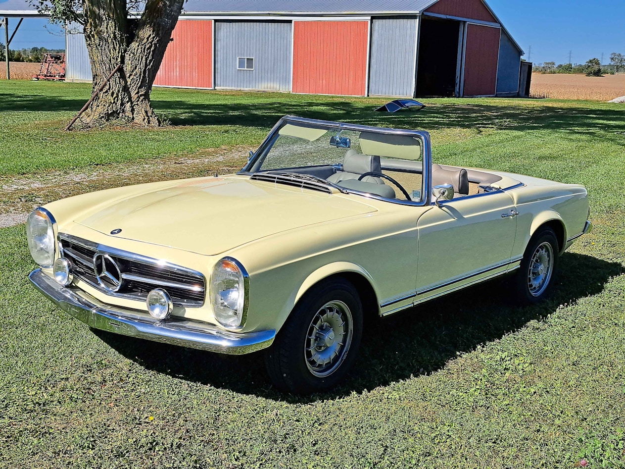 1966 Mercedes-Benz 230 SL Pag...
