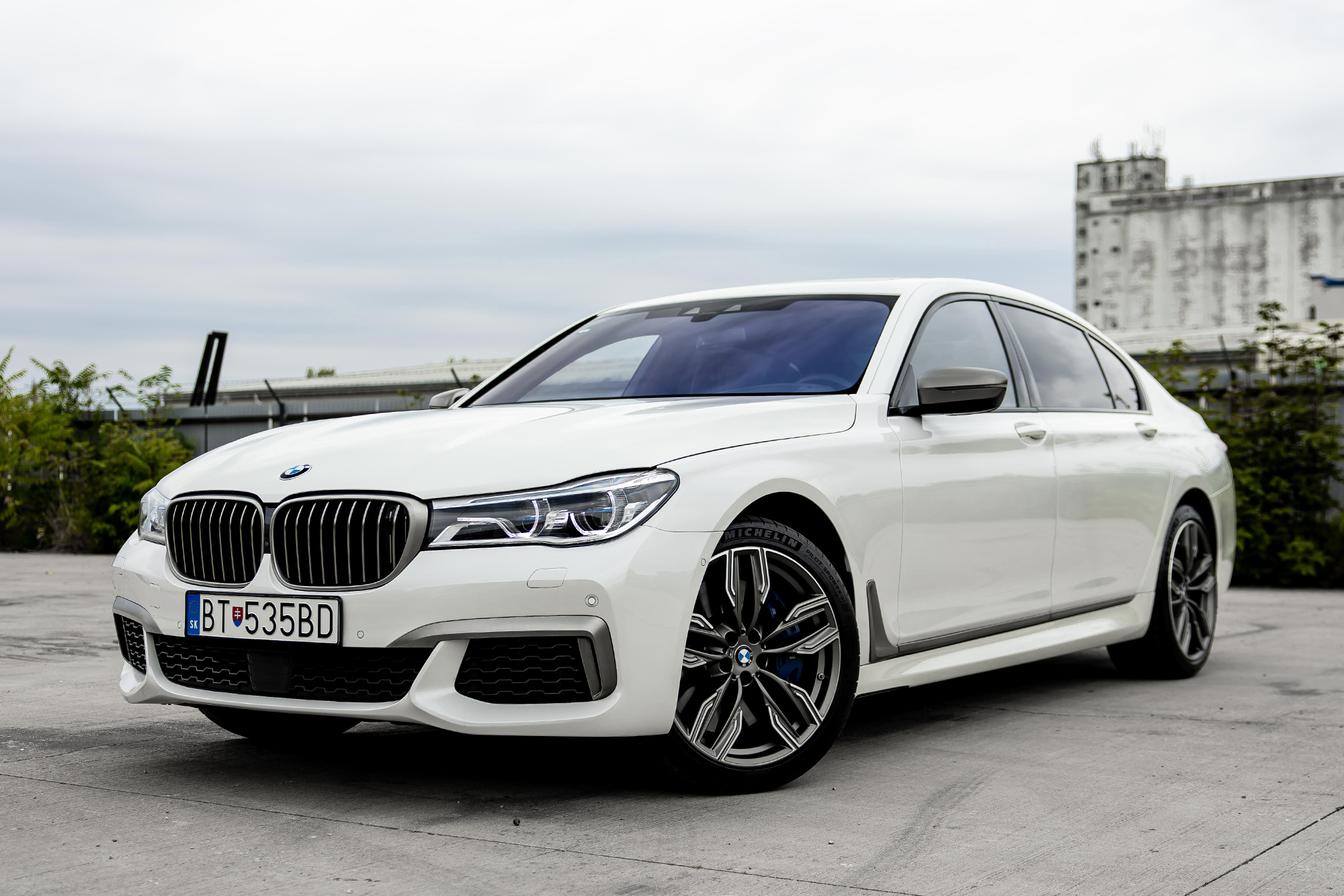 2016 2017 BMW (G12) M760Li xD...