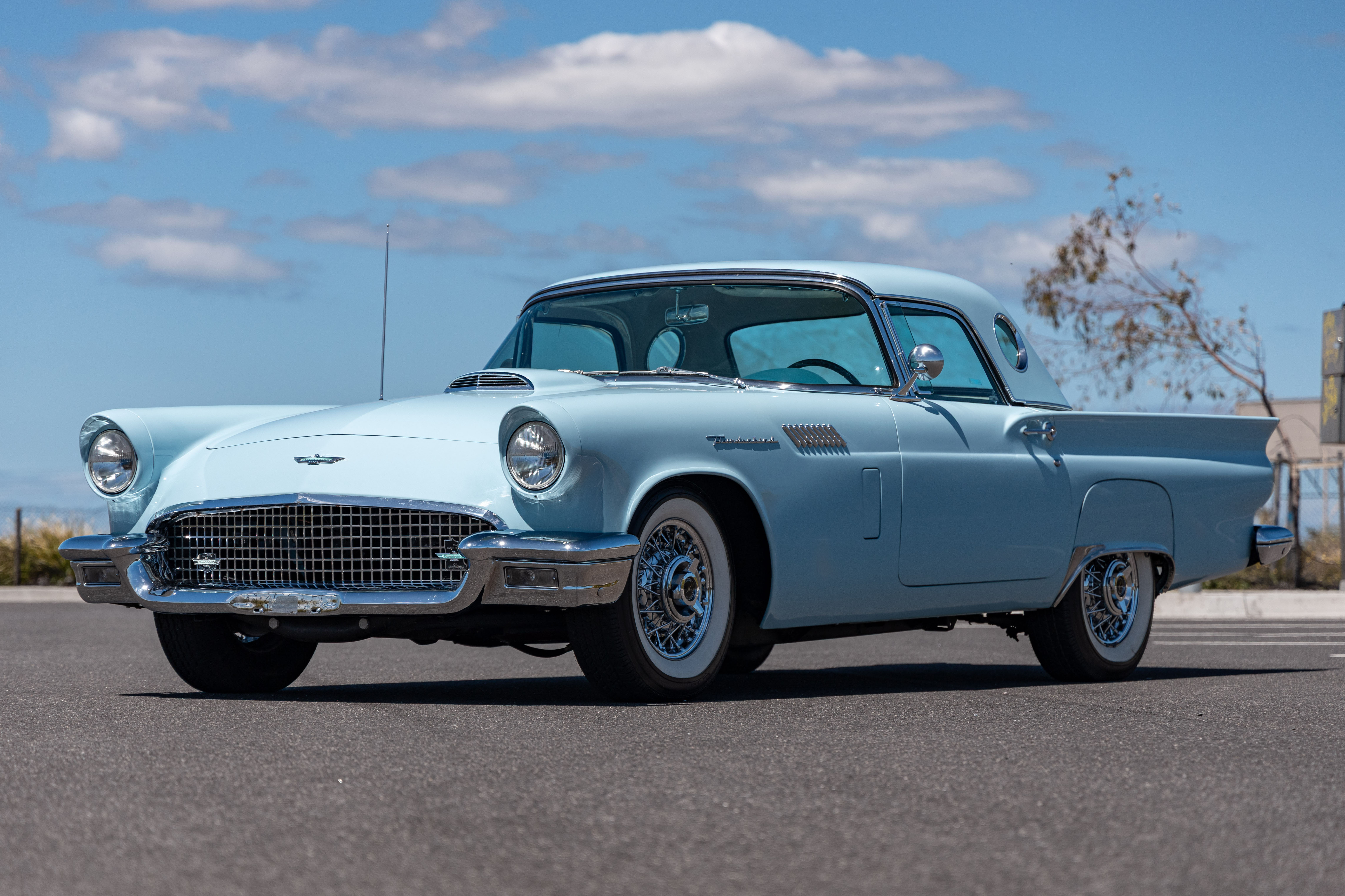 1957 Ford Thunderbird - LHD